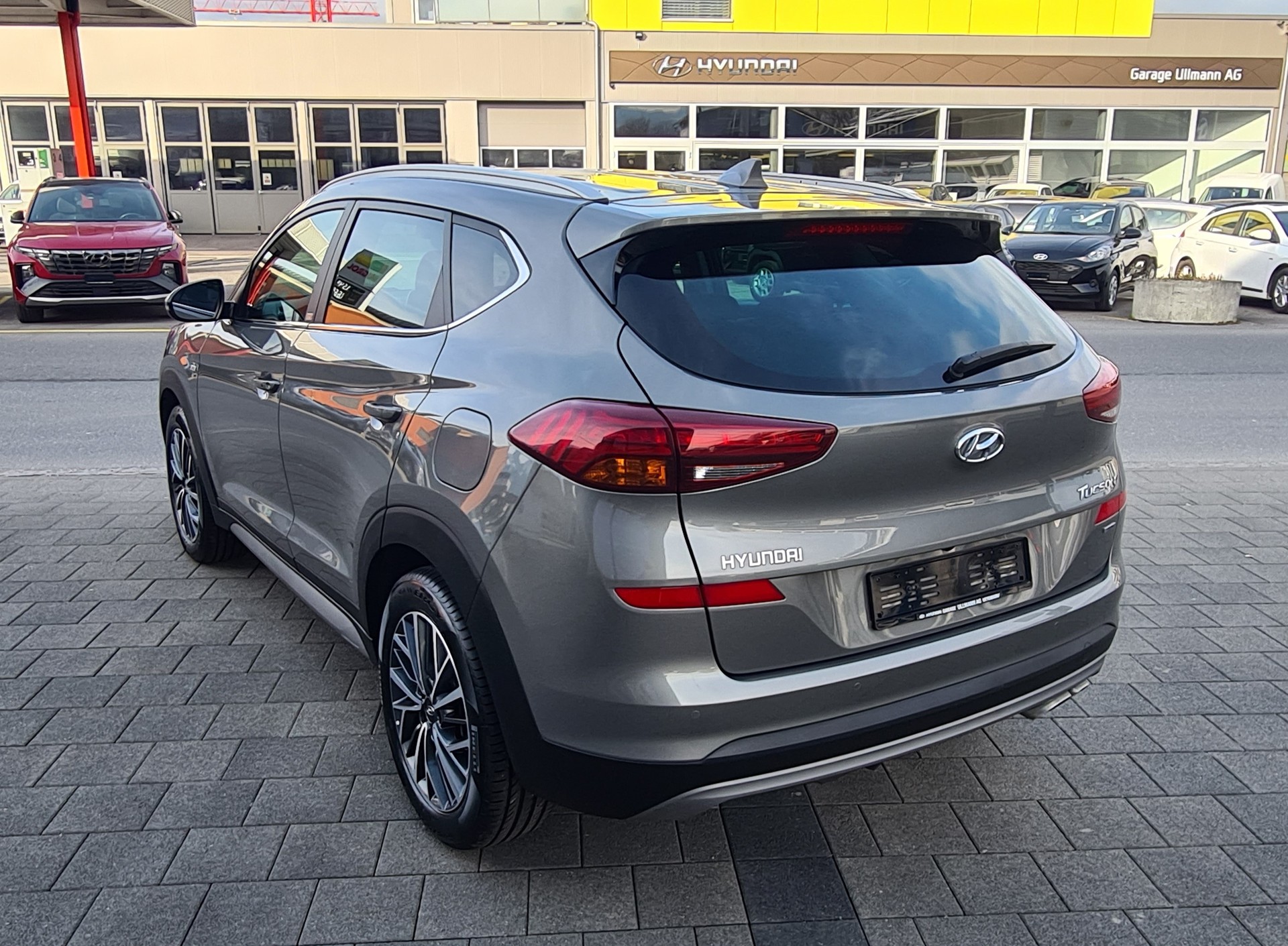 HYUNDAI Tucson 2.0 CRDI Amplia Mild Hybrid 4WD Automatic-image-5