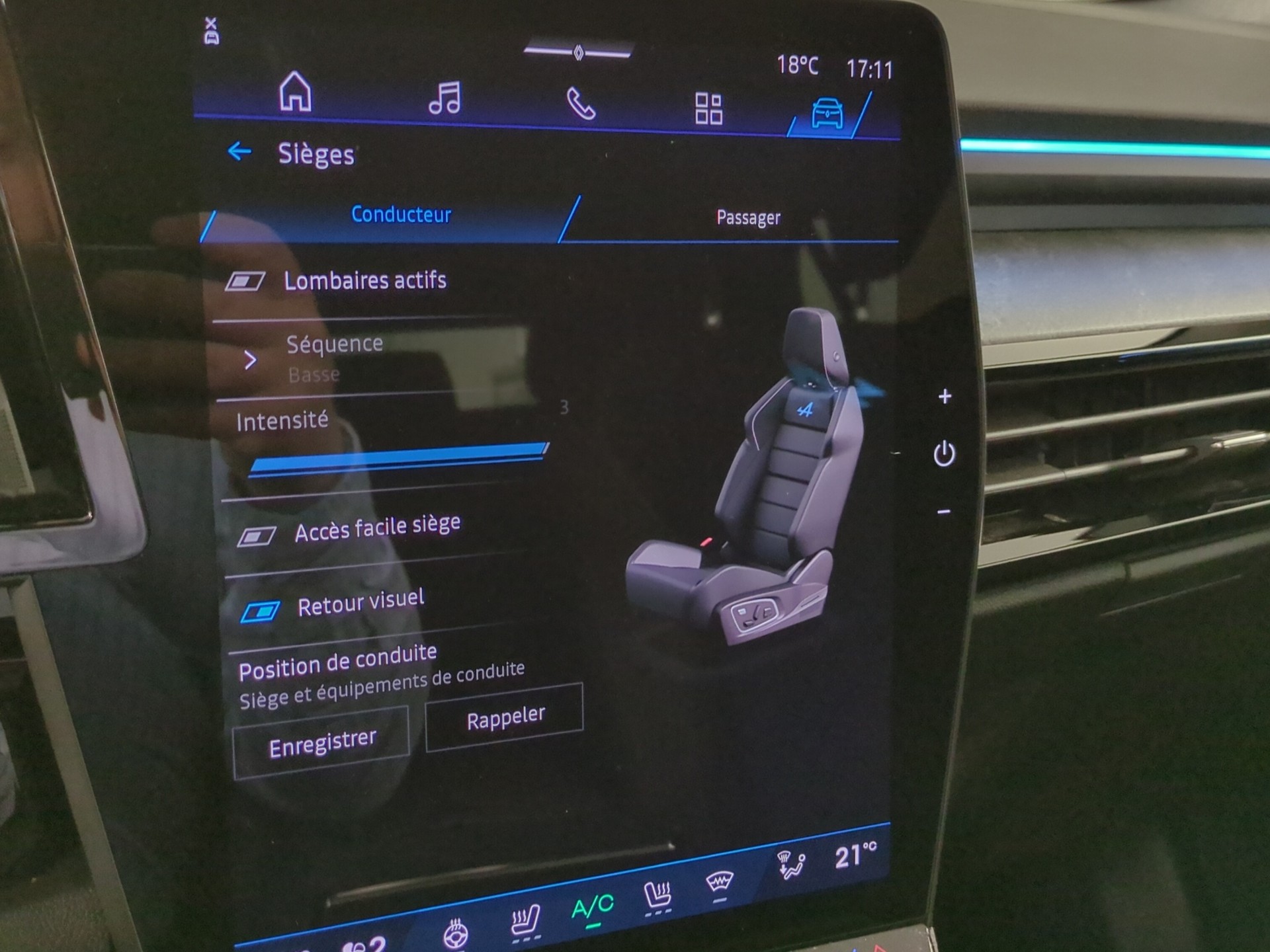 RENAULT Rafale 1.2 E-Tech Hybrid 200 Esprit Alpine-image-21