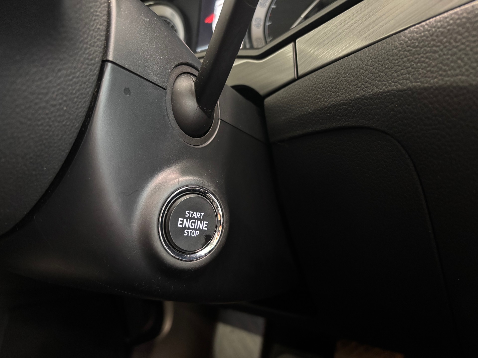 SKODA Superb Combi 2.0 TDi Ambition DSG-image-12