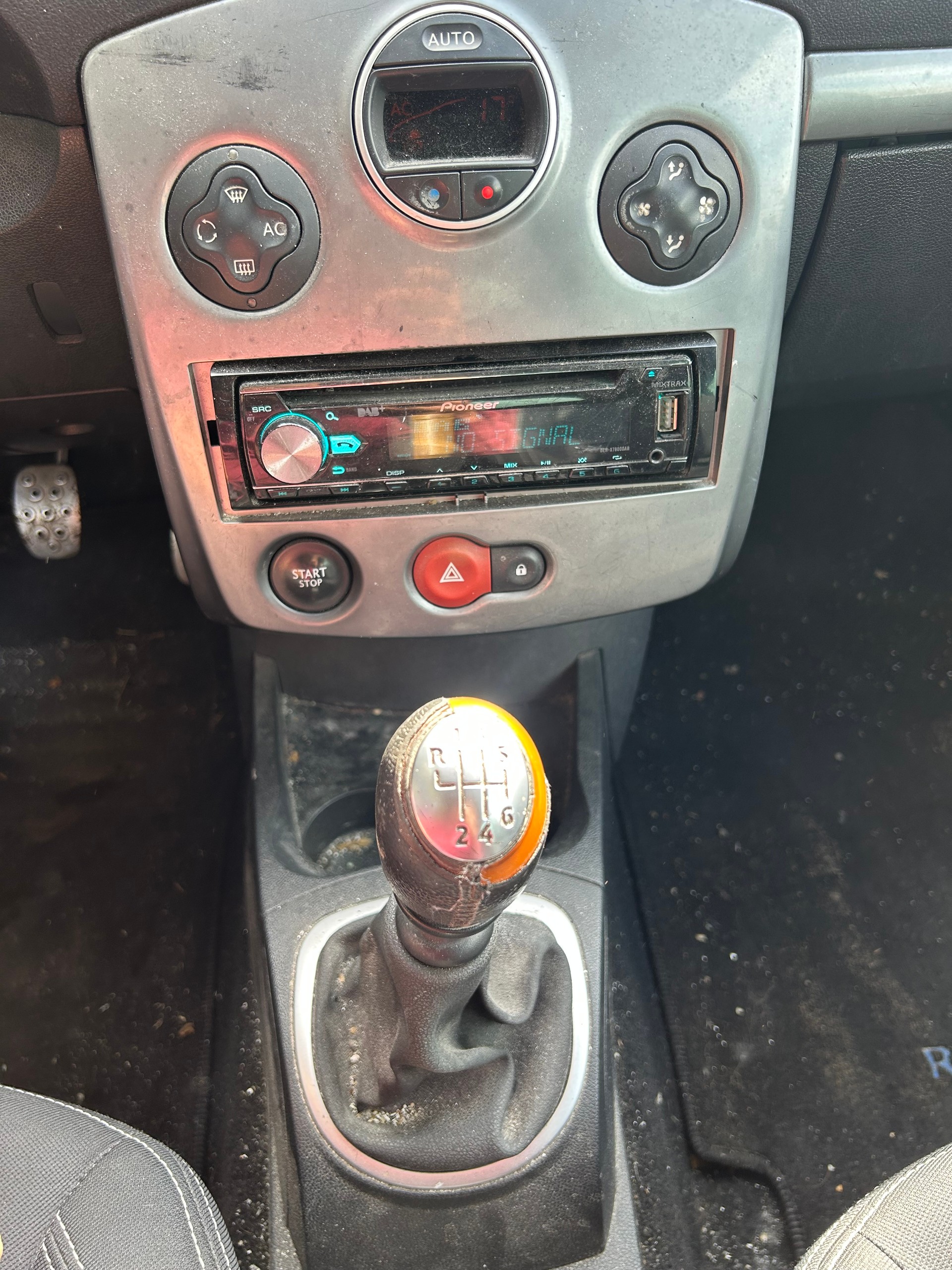 RENAULT Clio 2.0 16V Sport-image-11