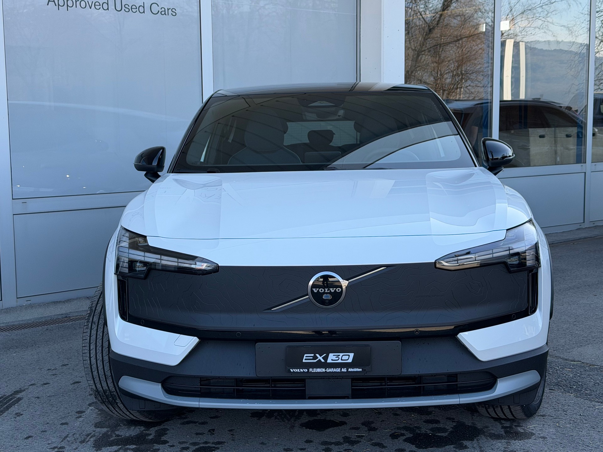 VOLVO EX30 Cross Country E60 Twin Performance AWD-image-24