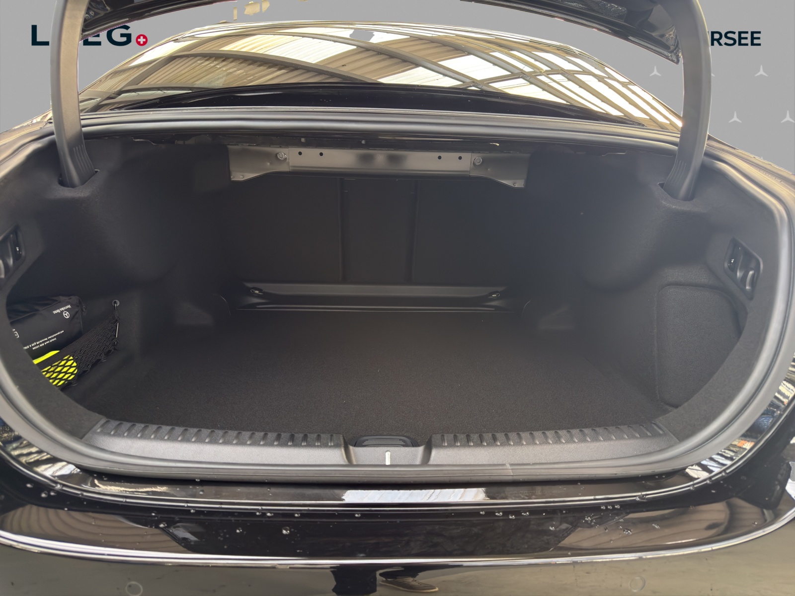 MERCEDES-BENZ E 220 d 4Matic 9G-Tronic-image-14