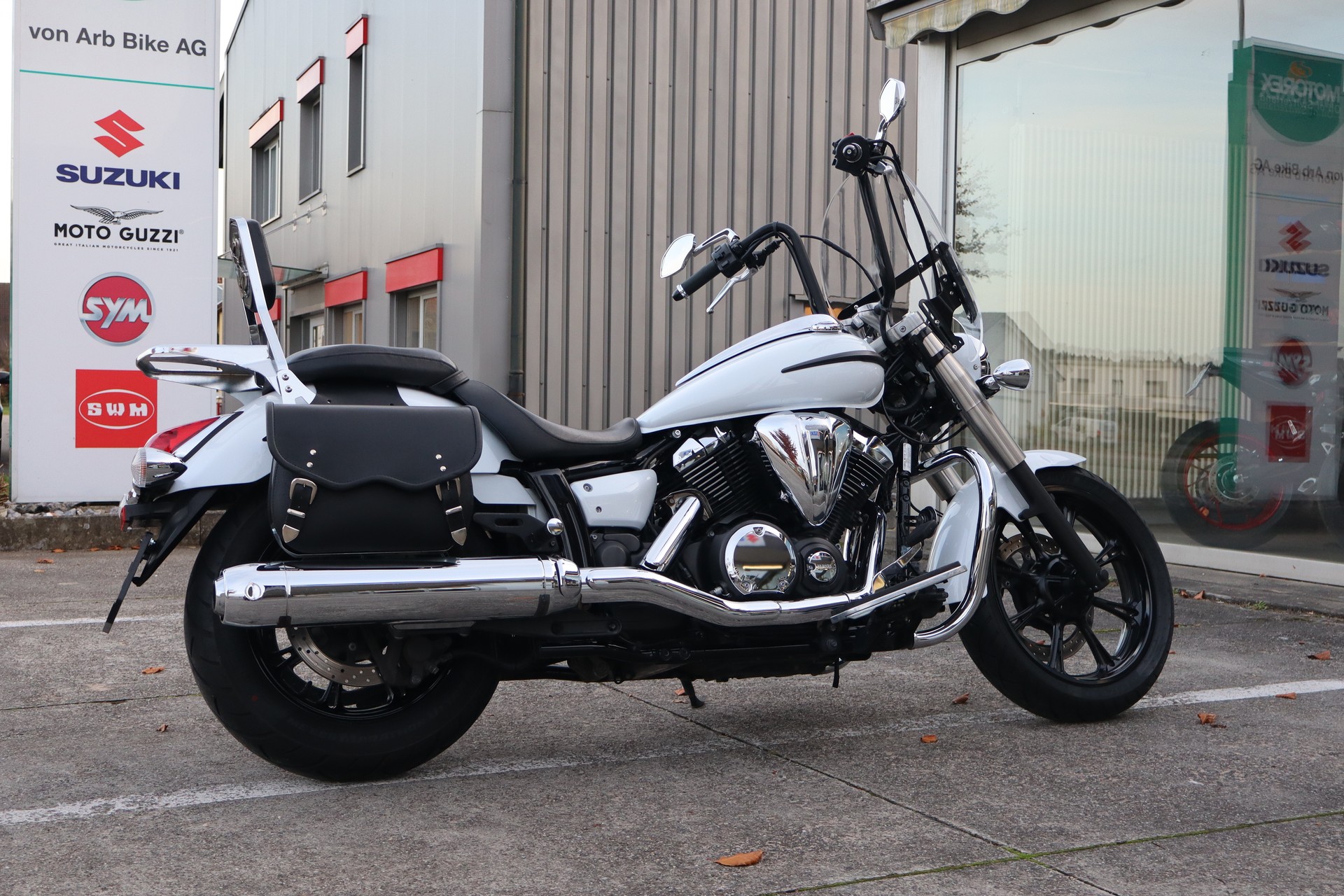 YAMAHA XVS 950 A Midnight Star-showroom-element-2