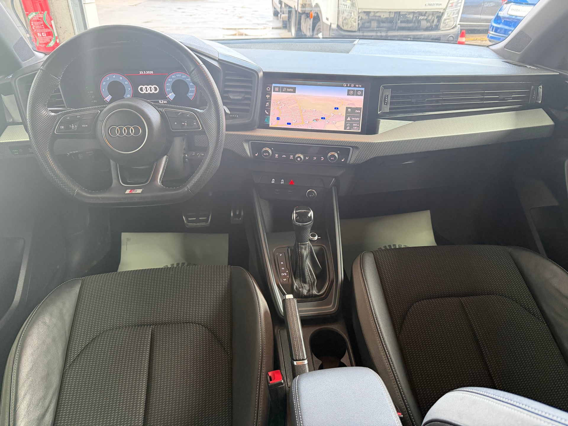 AUDI A1 Sportback 35 TFSI S Line-image-5