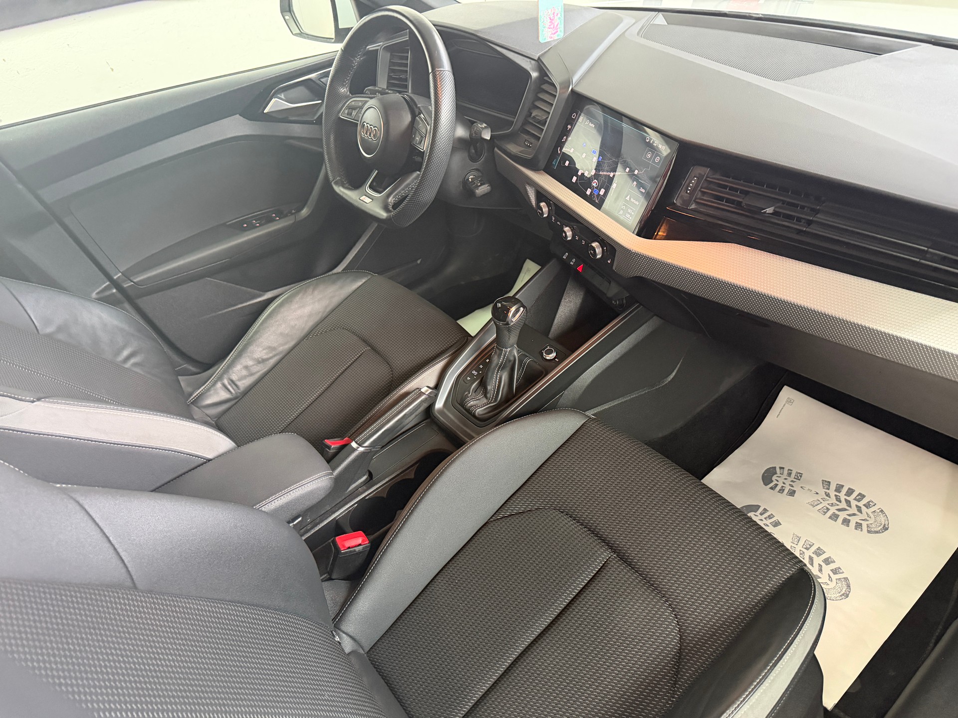 AUDI A1 Sportback 35 TFSI S Line-image-7