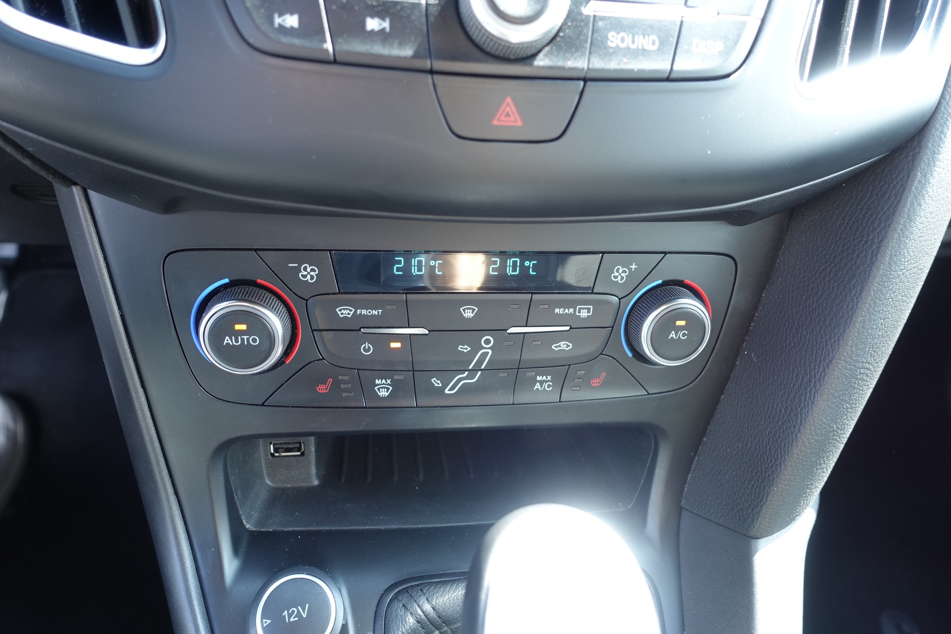 FORD Focus 1.0 SCTi ST Line-image-12