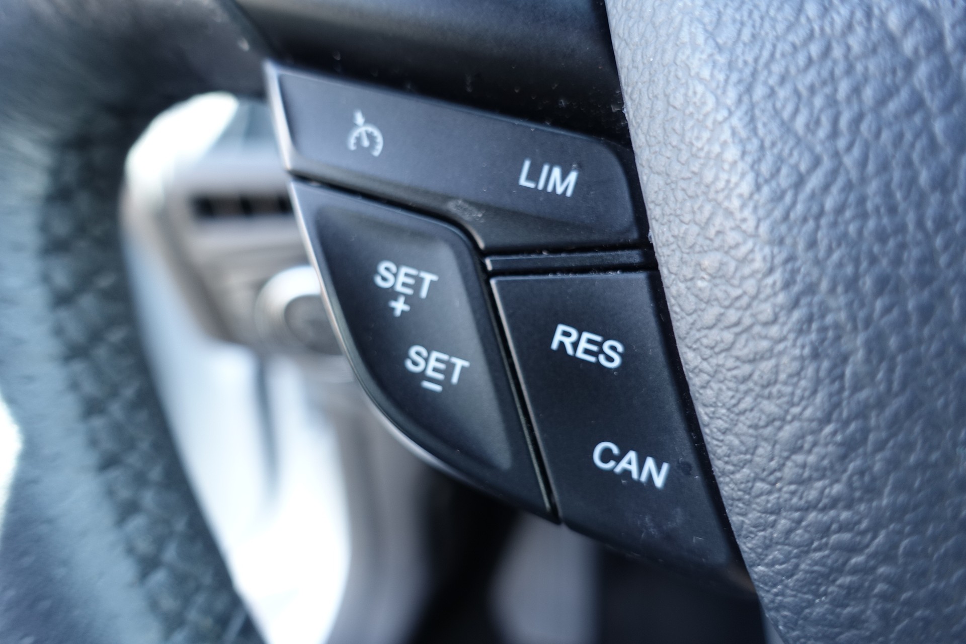FORD Focus 1.0 SCTi ST Line-image-14