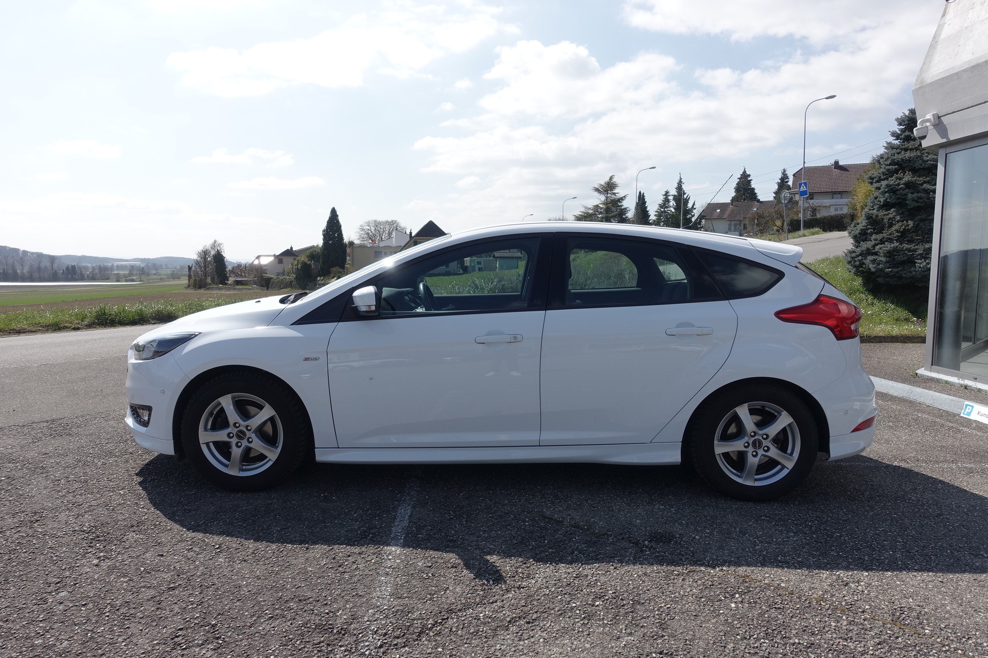 FORD Focus 1.0 SCTi ST Line-image-1