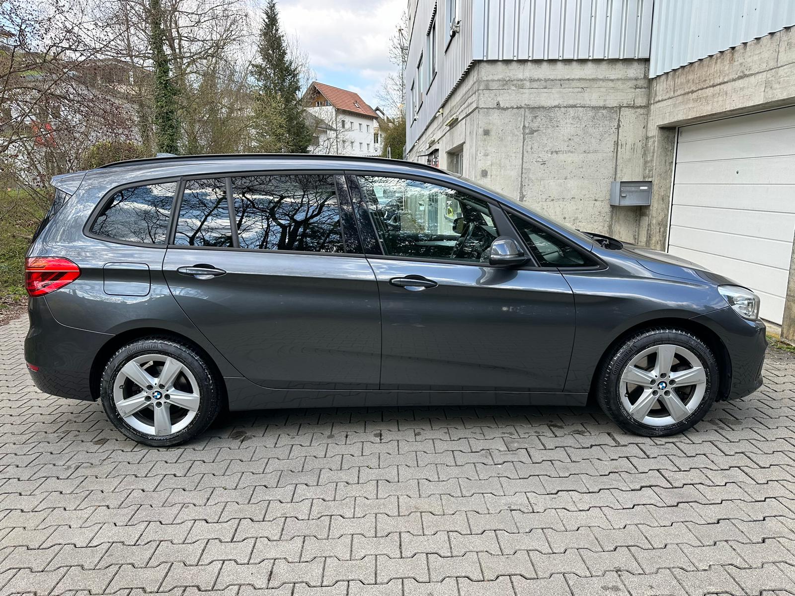 BMW 220d xDrive Gran Tourer Steptronic-image-5
