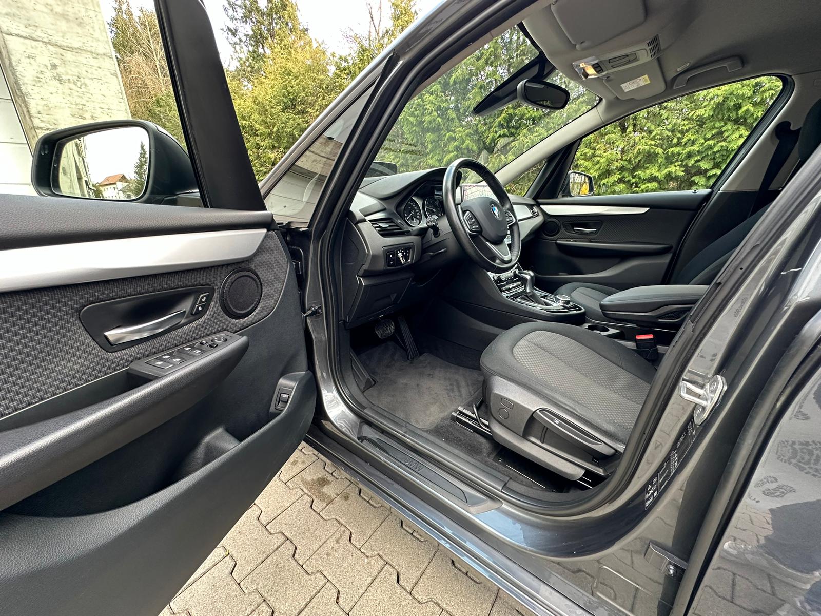 BMW 220d xDrive Gran Tourer Steptronic-image-8