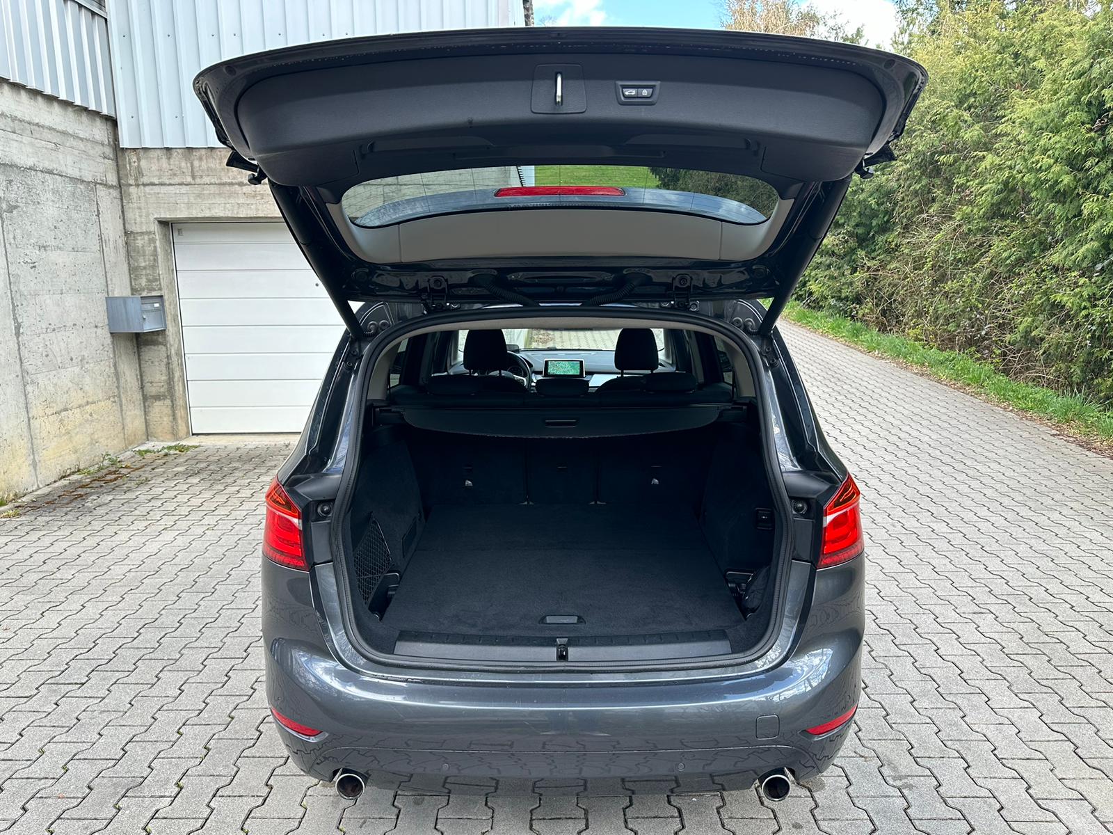 BMW 220d xDrive Gran Tourer Steptronic-image-11