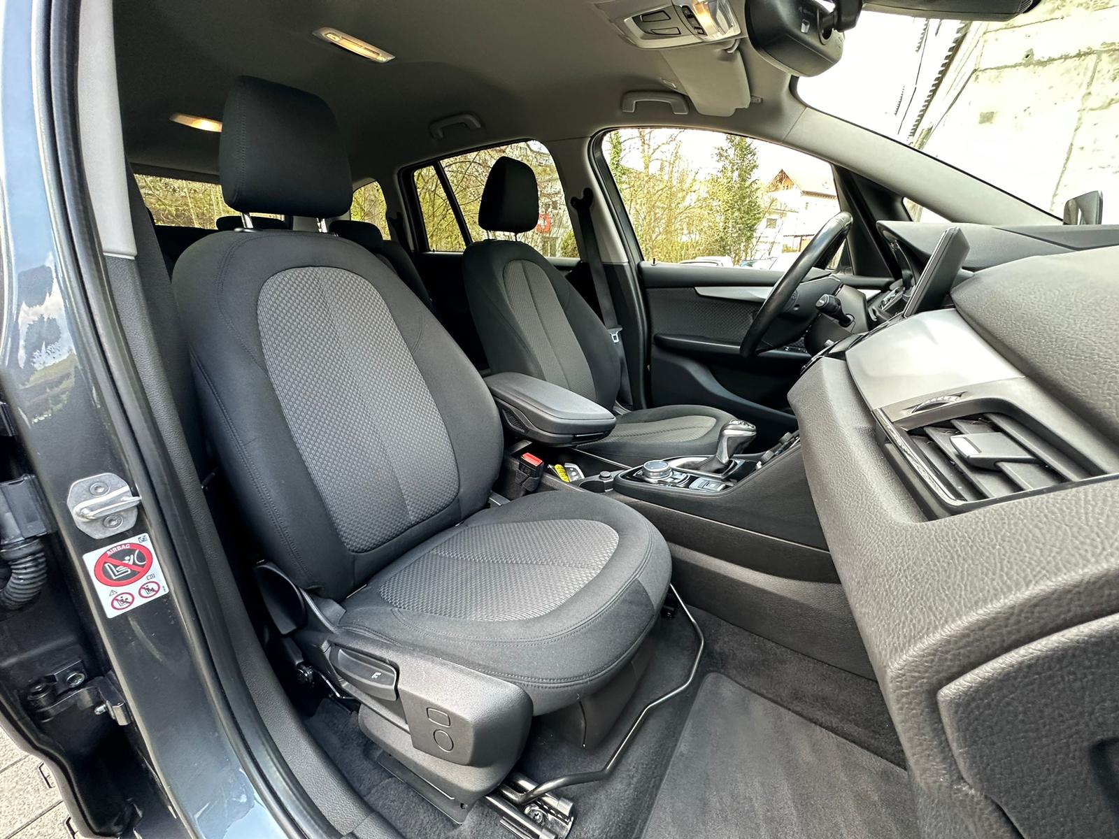 BMW 220d xDrive Gran Tourer Steptronic-image-14