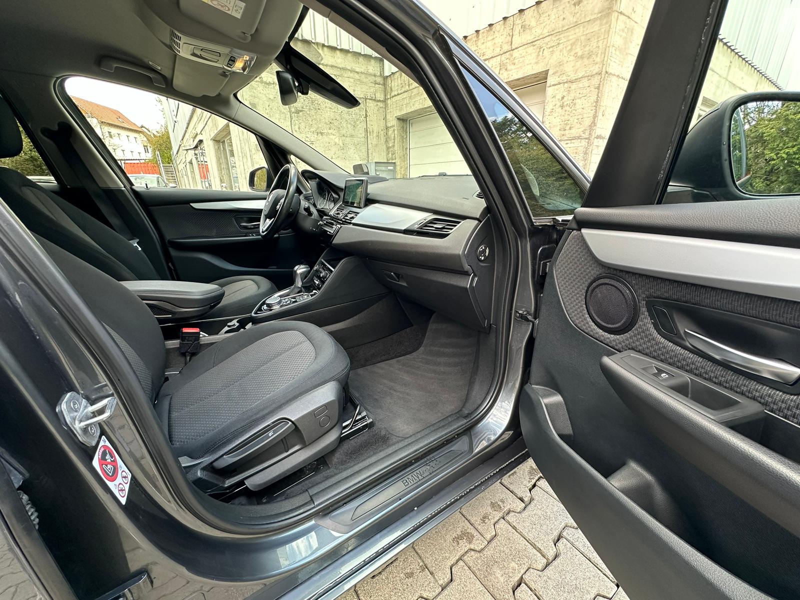 BMW 220d xDrive Gran Tourer Steptronic-image-13