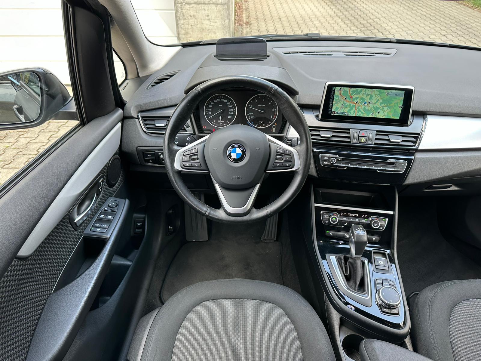 BMW 220d xDrive Gran Tourer Steptronic-image-16