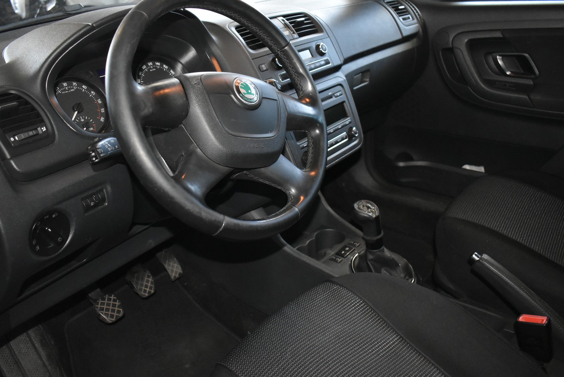 SKODA Fabia 1.6 TDI Ambition Plus-image-7