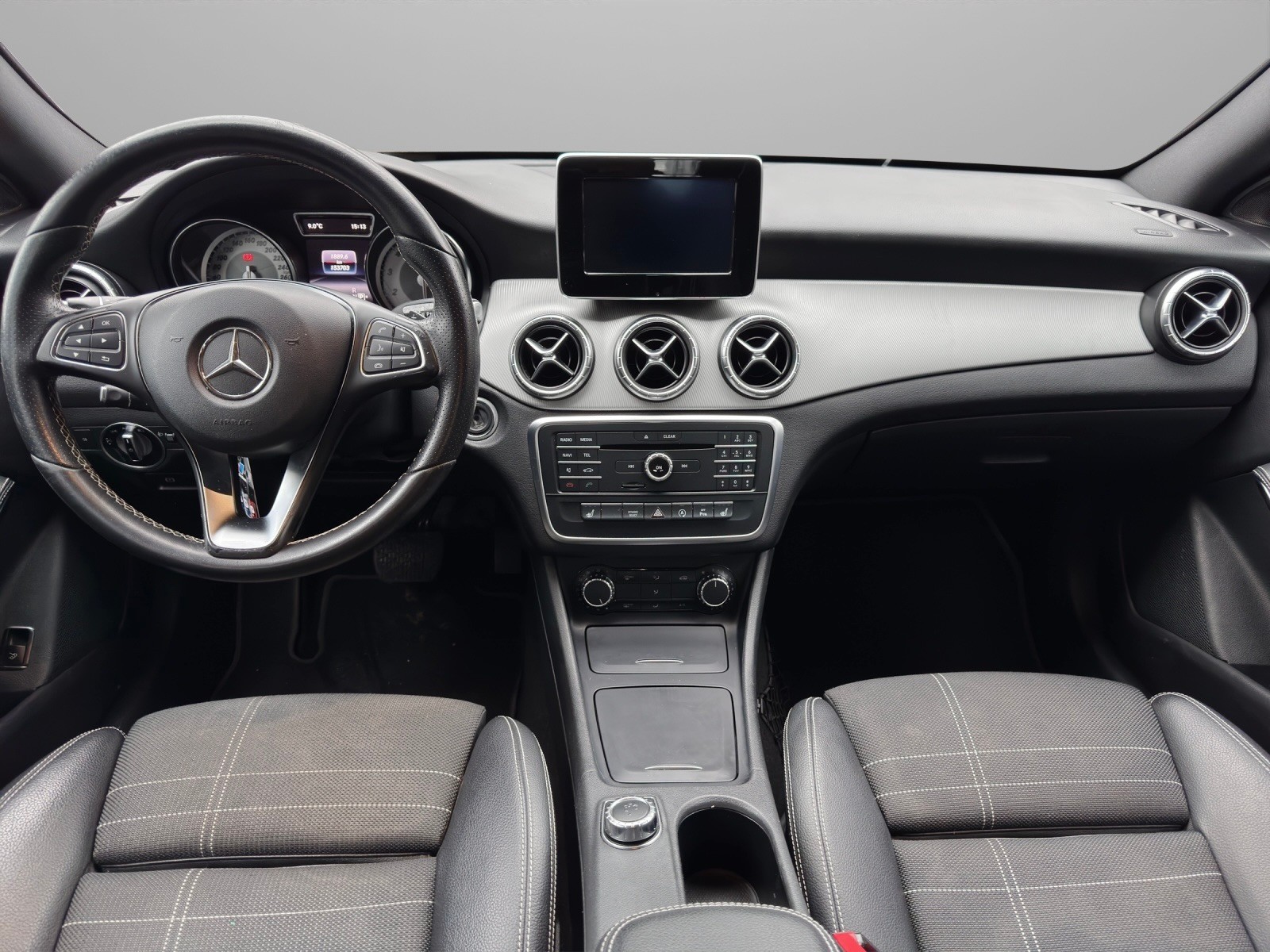 MERCEDES-BENZ CLA 200 Urban 7G-DCT-image-8