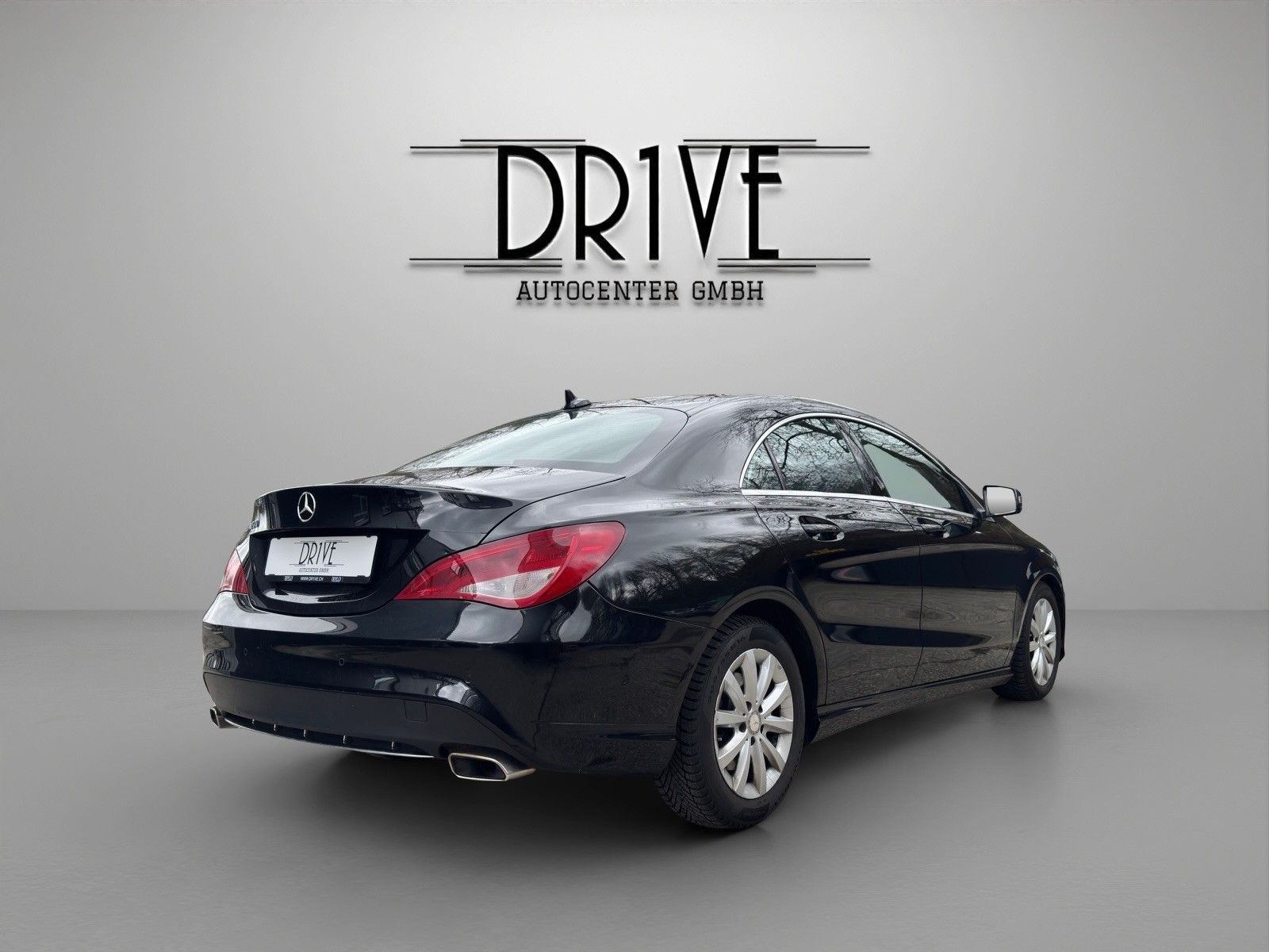 MERCEDES-BENZ CLA 200 Urban 7G-DCT-image-4