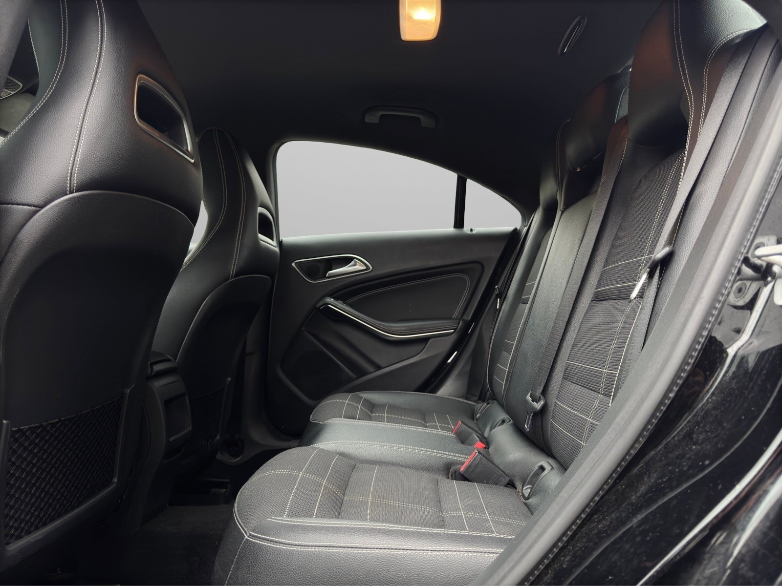 MERCEDES-BENZ CLA 200 Urban 7G-DCT-image-10