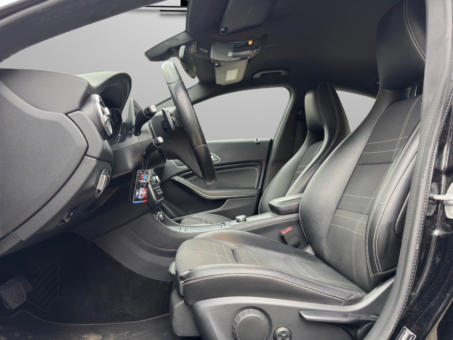 MERCEDES-BENZ CLA 200 Urban 7G-DCT-image-7