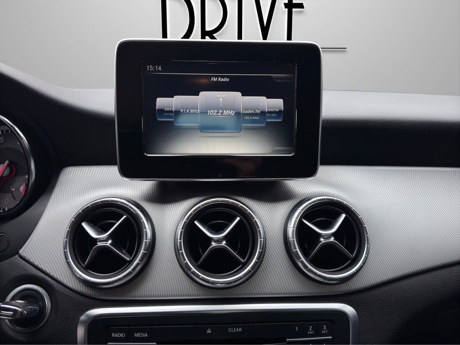 MERCEDES-BENZ CLA 200 Urban 7G-DCT-image-13