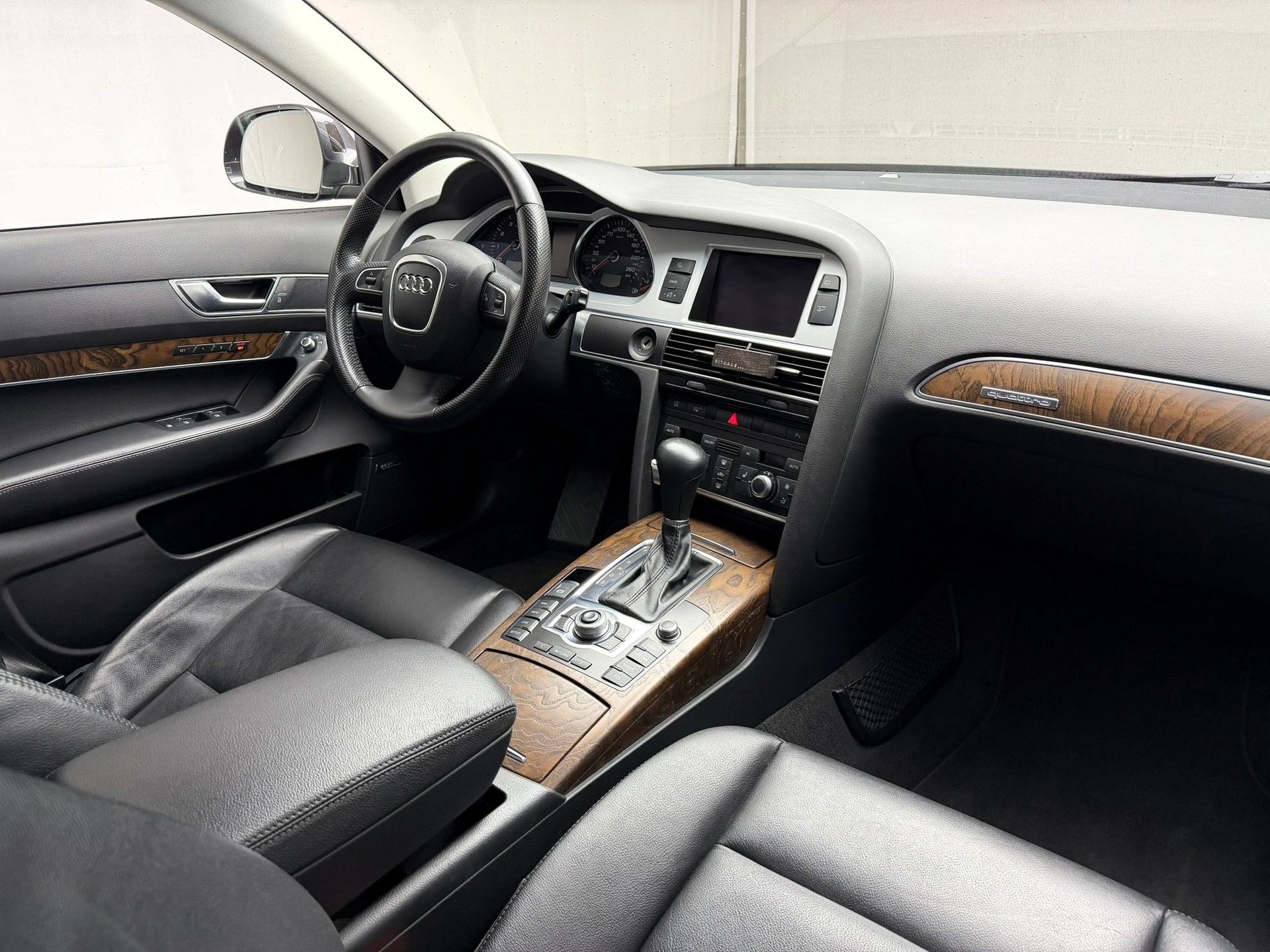 AUDI A6 allroad 4.2 FSI quattro tiptronic-image-9