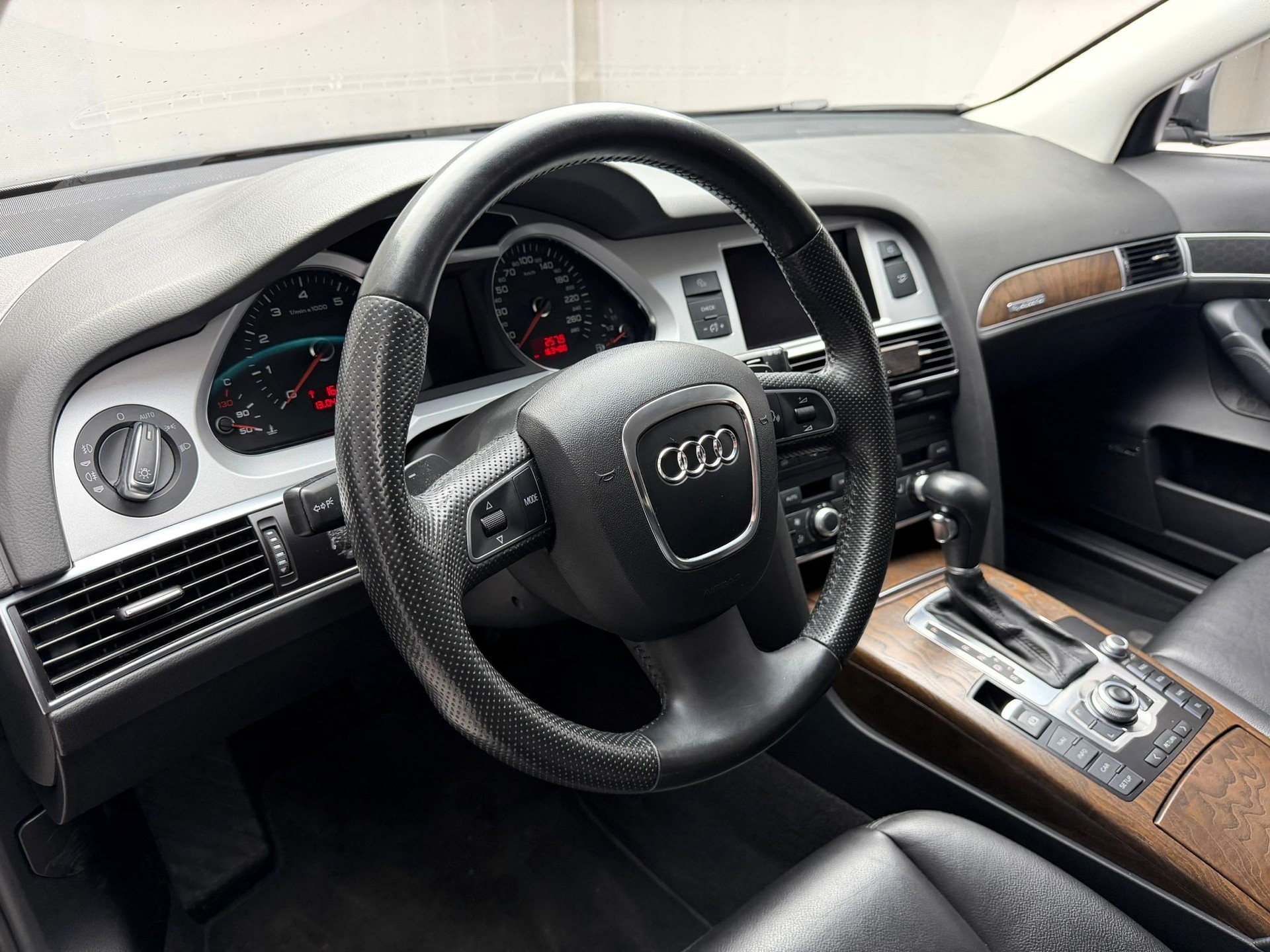 AUDI A6 allroad 4.2 FSI quattro tiptronic-image-12