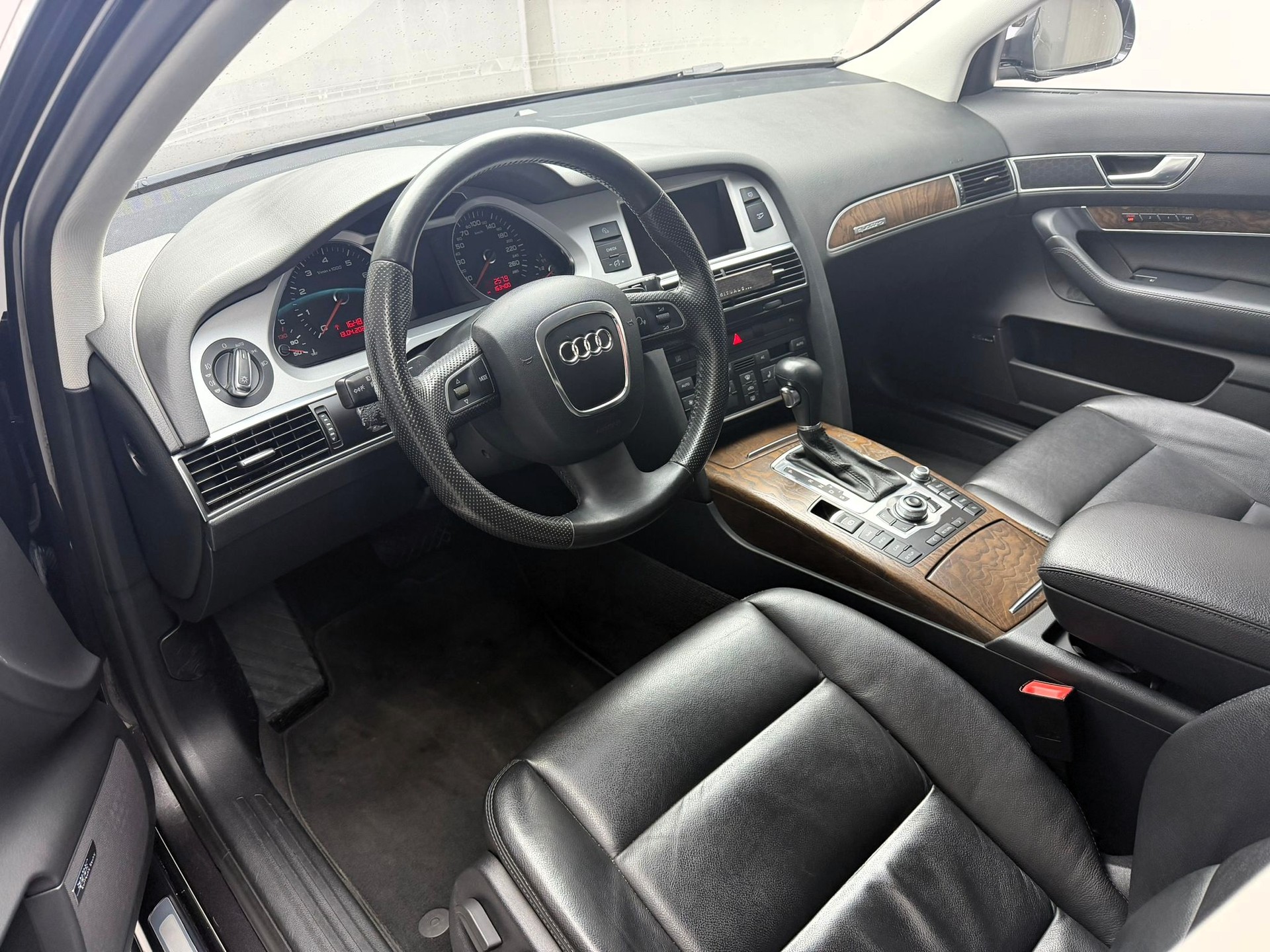 AUDI A6 allroad 4.2 FSI quattro tiptronic-image-8