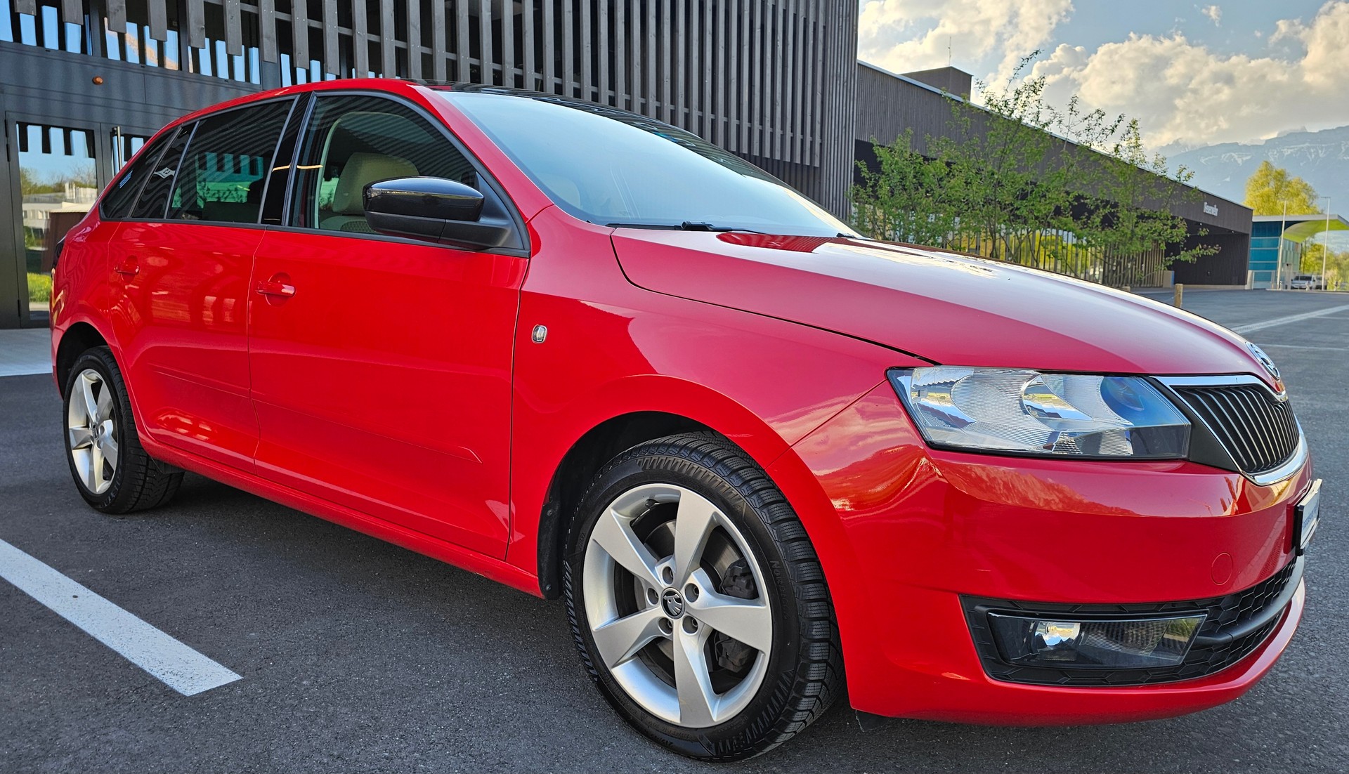 SKODA Rapid Spaceback 1.4 TSI Ambition DSG-image-3