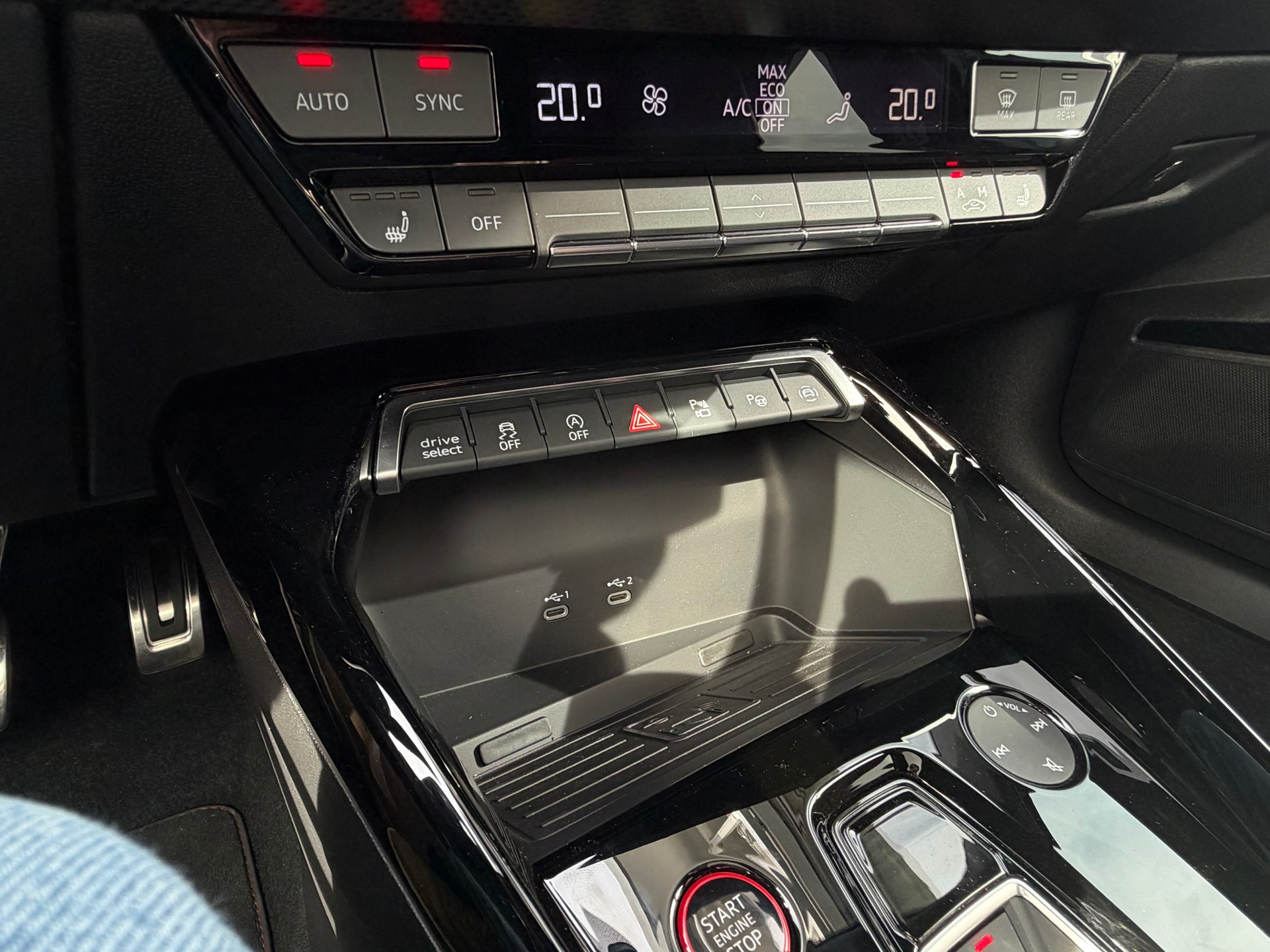 AUDI RS3 Sportback 2.5 TSI quattro S-tronic-image-24