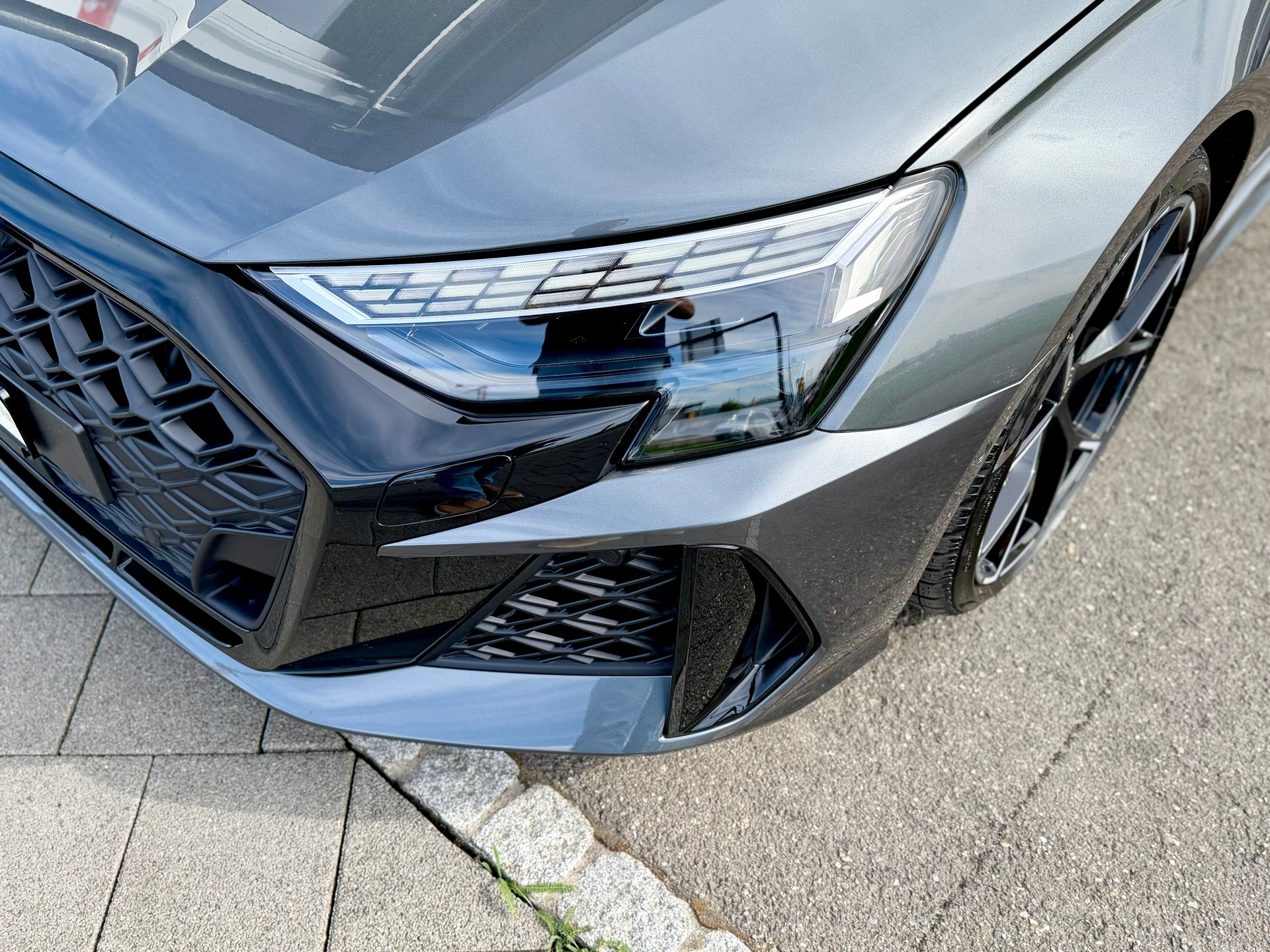 AUDI RS3 Sportback 2.5 TSI quattro S-tronic-image-5