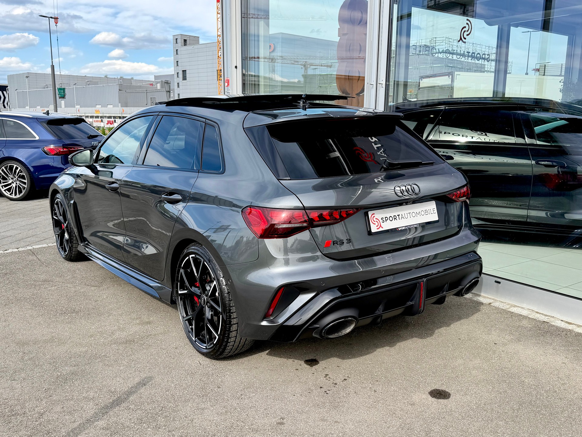 AUDI RS3 Sportback 2.5 TSI quattro S-tronic-image-9