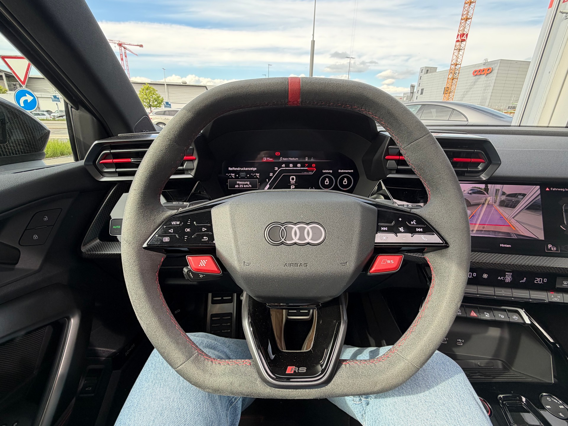 AUDI RS3 Sportback 2.5 TSI quattro S-tronic-image-17