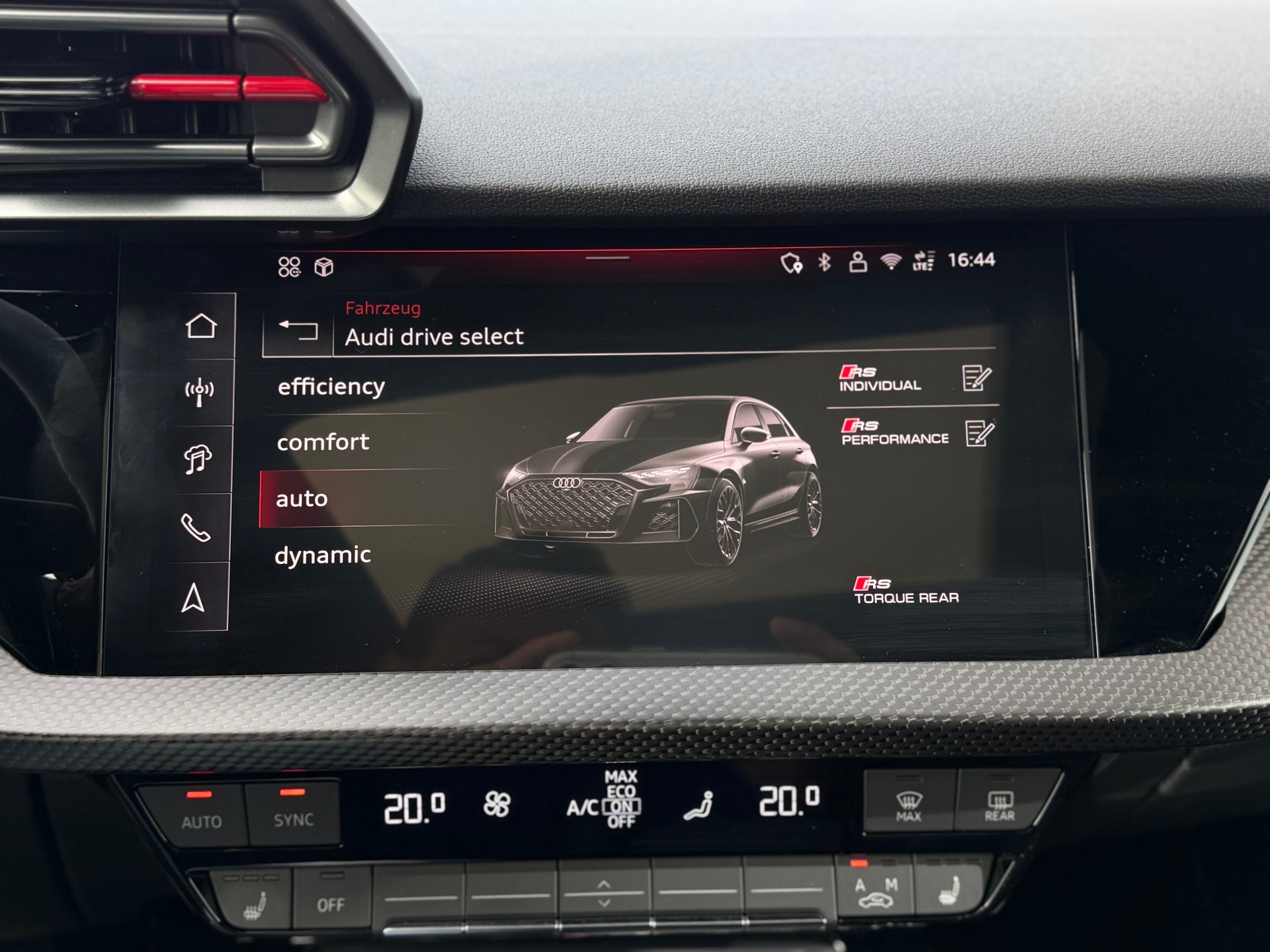 AUDI RS3 Sportback 2.5 TSI quattro S-tronic-image-23