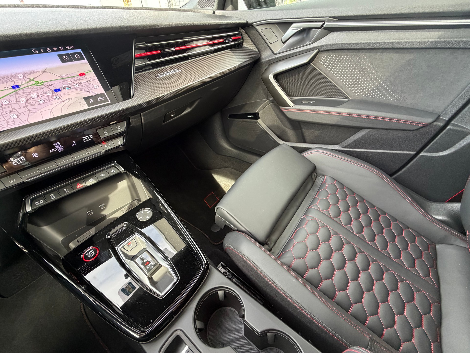 AUDI RS3 Sportback 2.5 TSI quattro S-tronic-image-27
