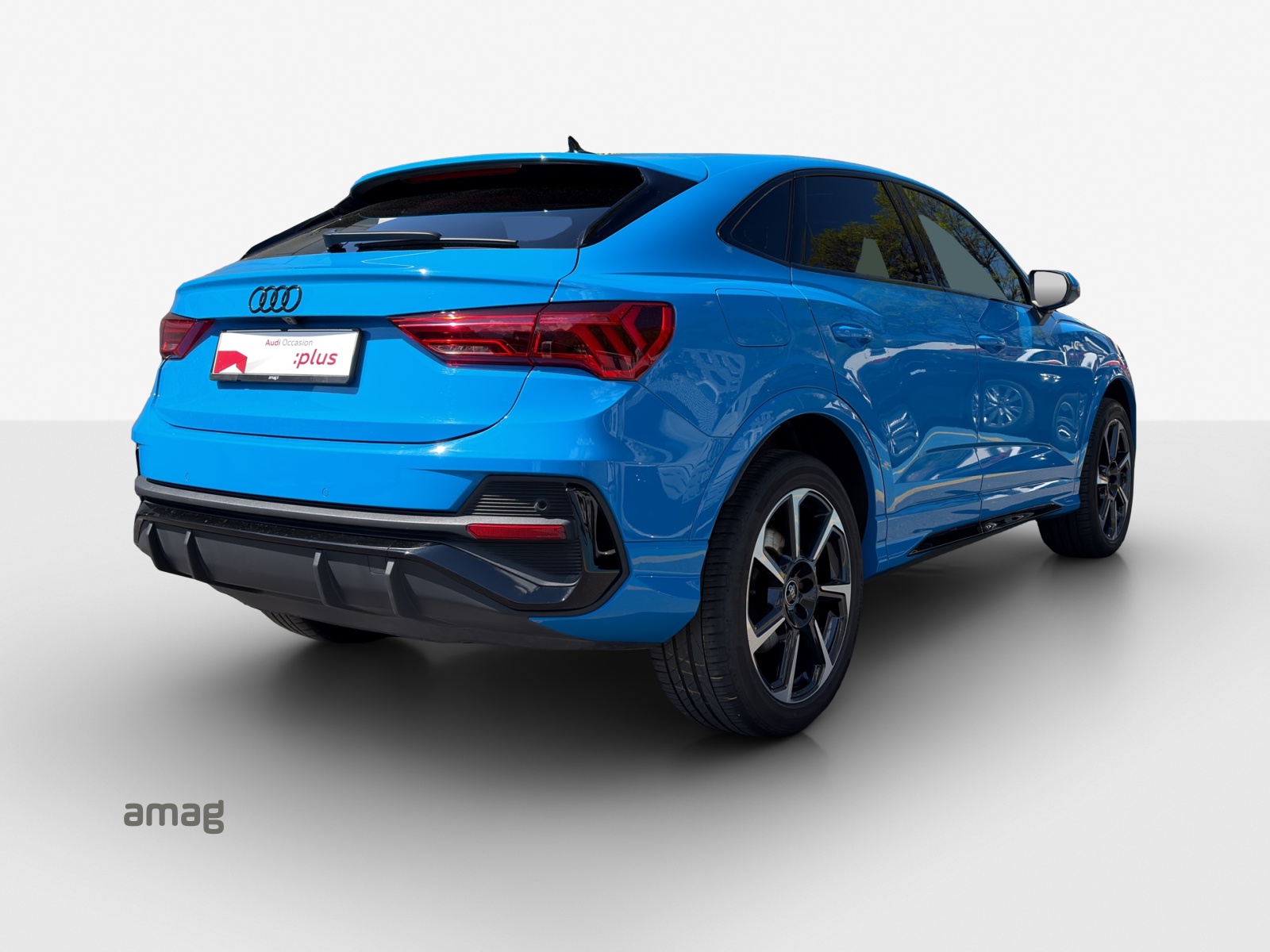 AUDI Q3 Sportback 40 TDI S line quattro S-tronic-image-4