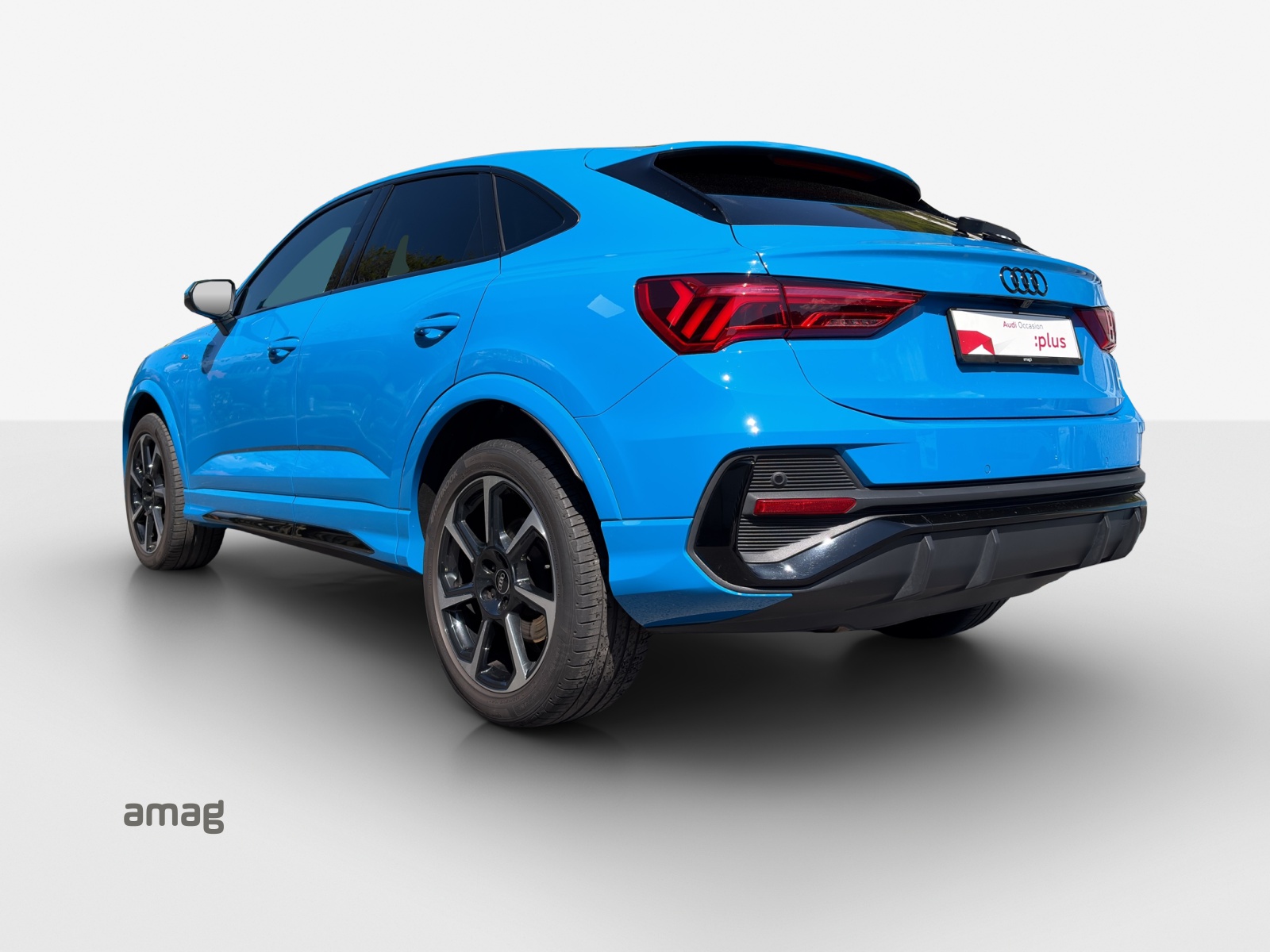 AUDI Q3 Sportback 40 TDI S line quattro S-tronic-image-2