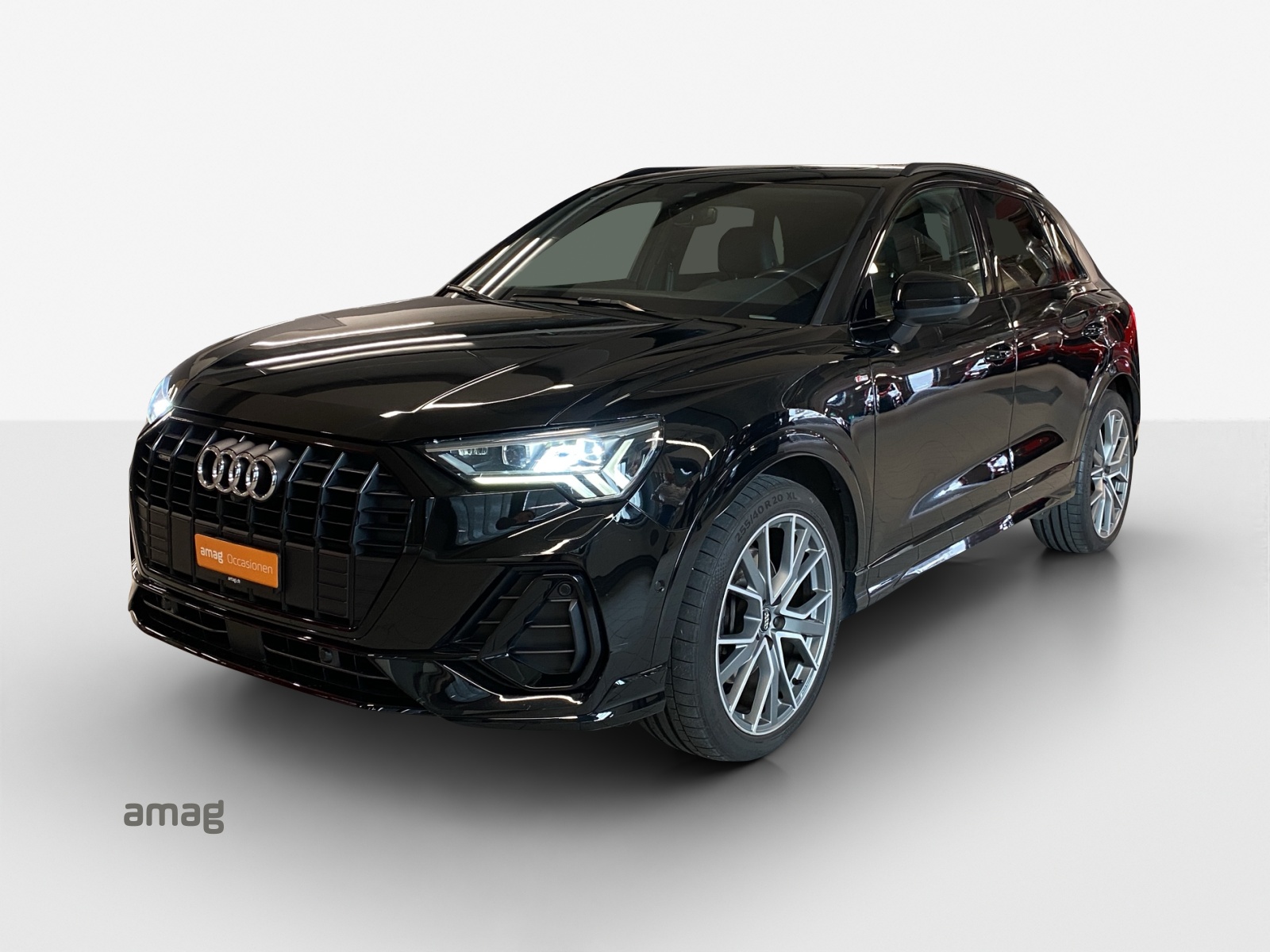 AUDI Q3 45 TFSI S line quattro S-tronic-image-0