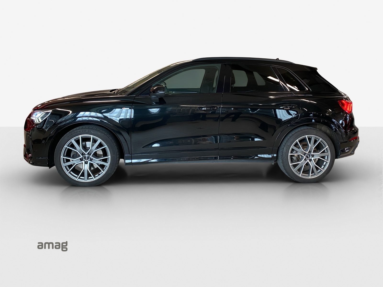 AUDI Q3 45 TFSI S line quattro S-tronic-image-1