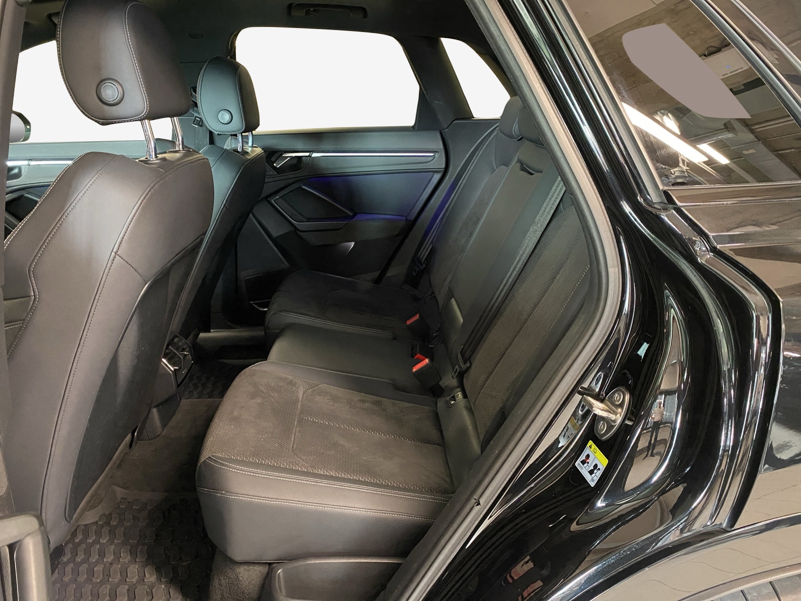 AUDI Q3 45 TFSI S line quattro S-tronic-image-11