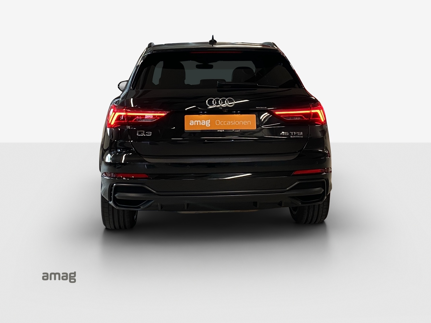 AUDI Q3 45 TFSI S line quattro S-tronic-image-3