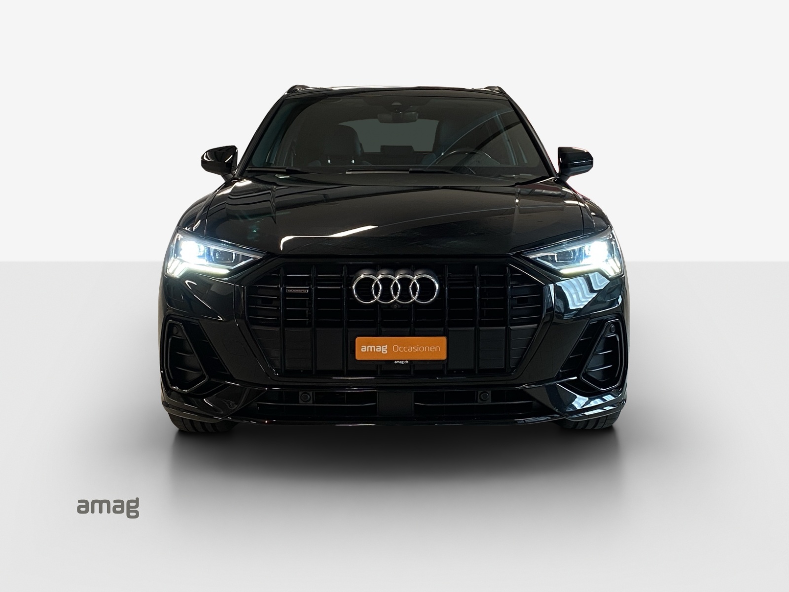 AUDI Q3 45 TFSI S line quattro S-tronic-image-6