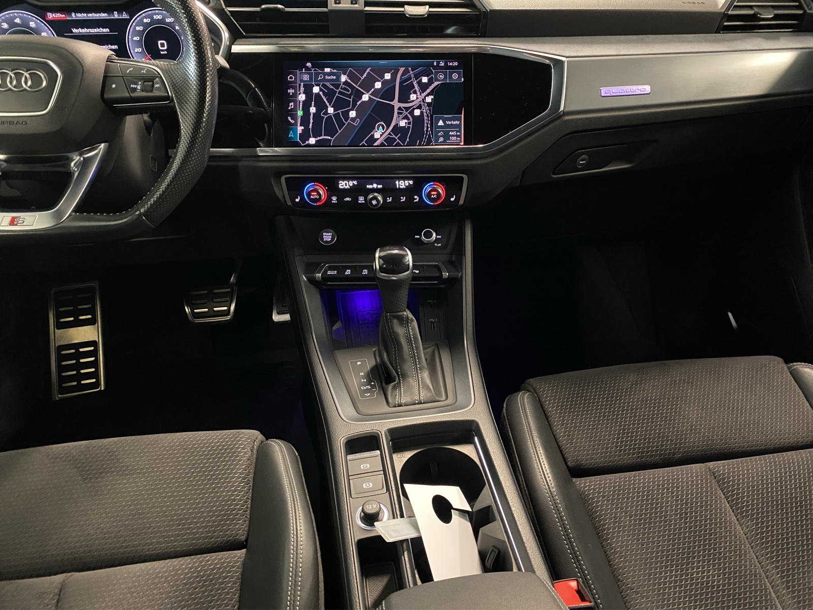 AUDI Q3 45 TFSI S line quattro S-tronic-image-10