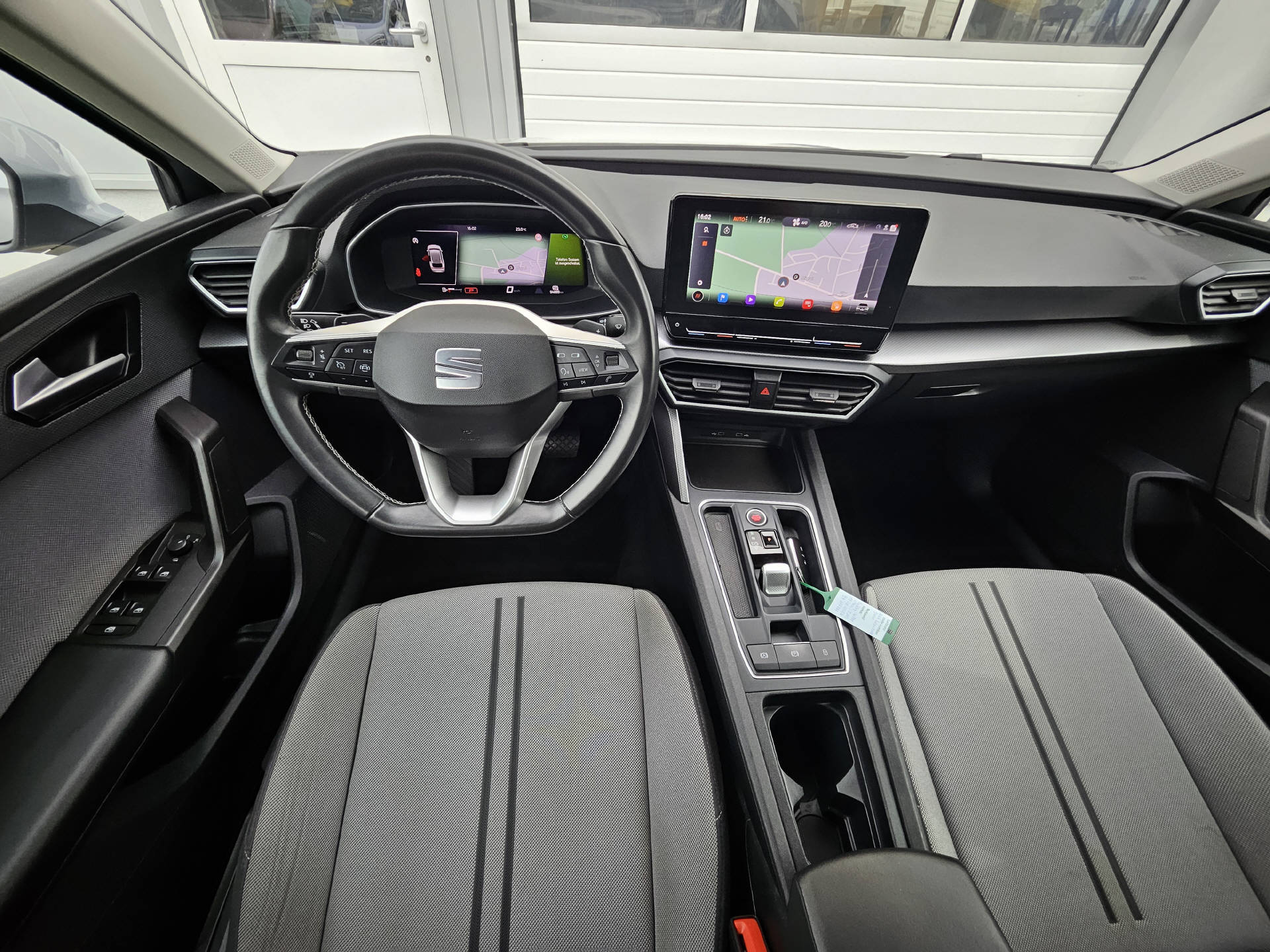 SEAT Leon ST 2.0 TDI Style DSG* Navi * Abstandsregeltempomat ACC *-image-10