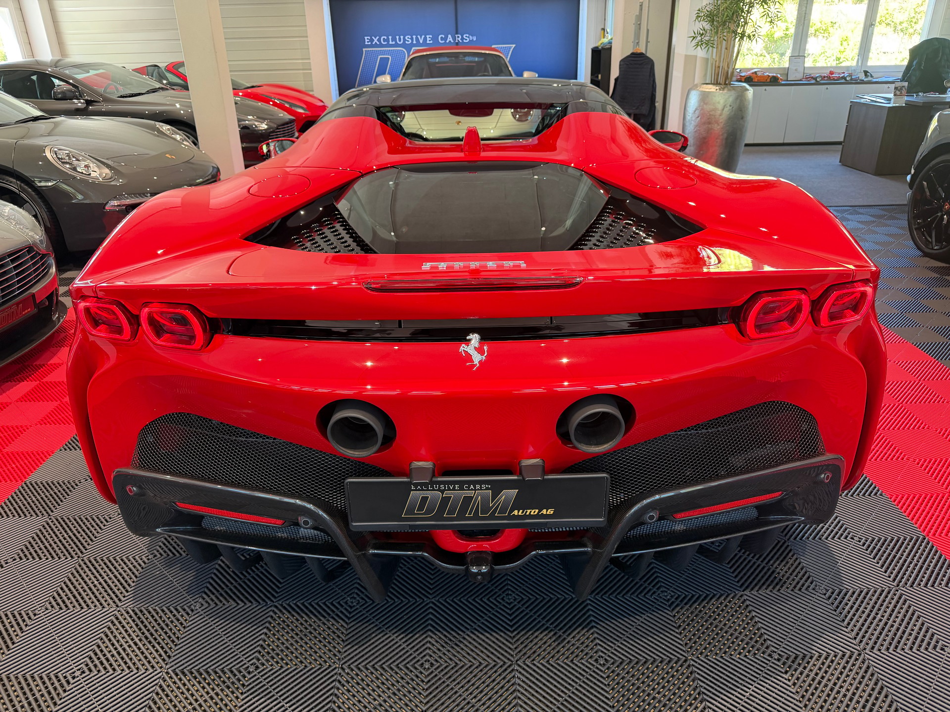 FERRARI SF90 Spider-image-5