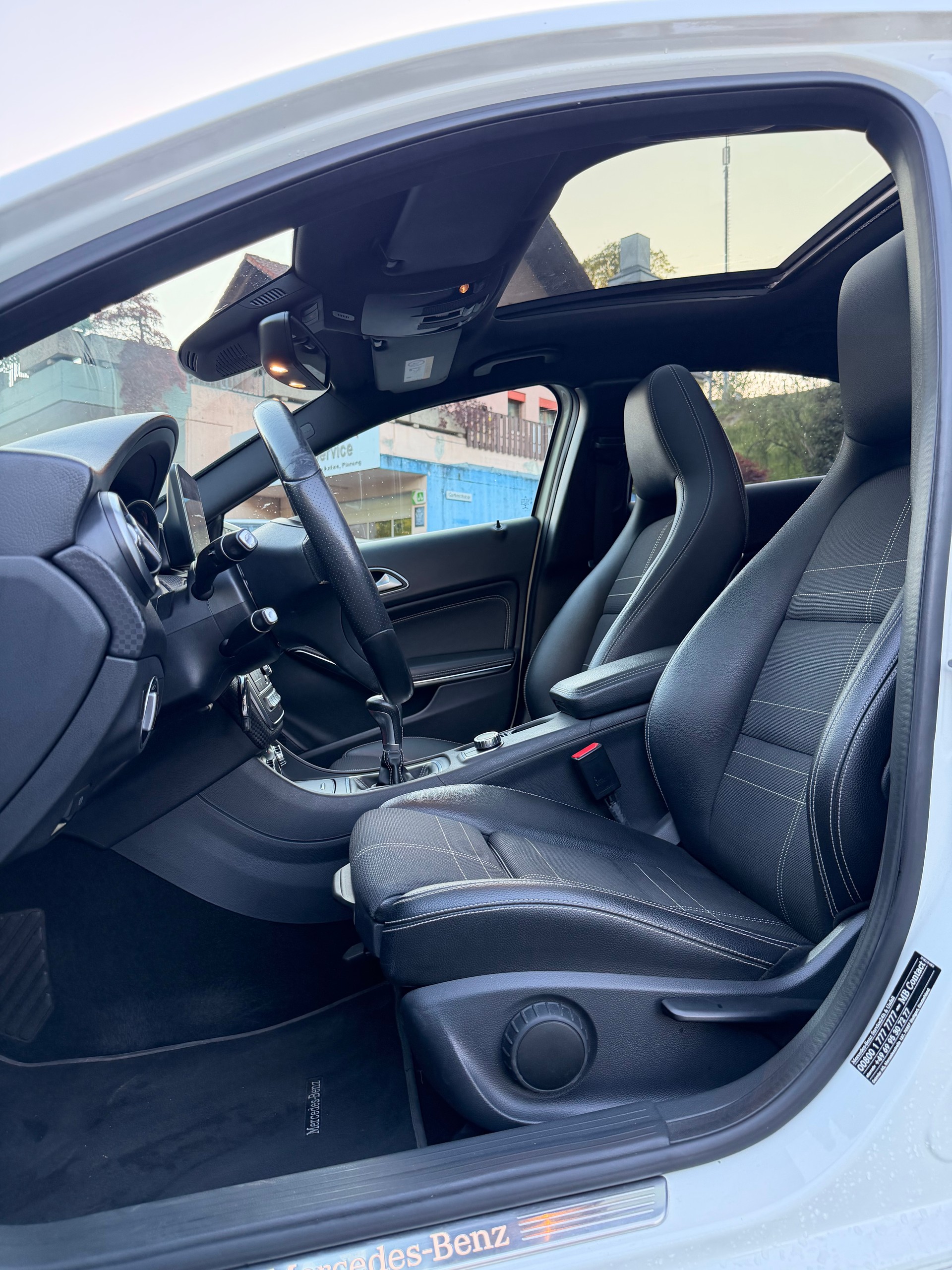 MERCEDES-BENZ A 180 Urban-image-7