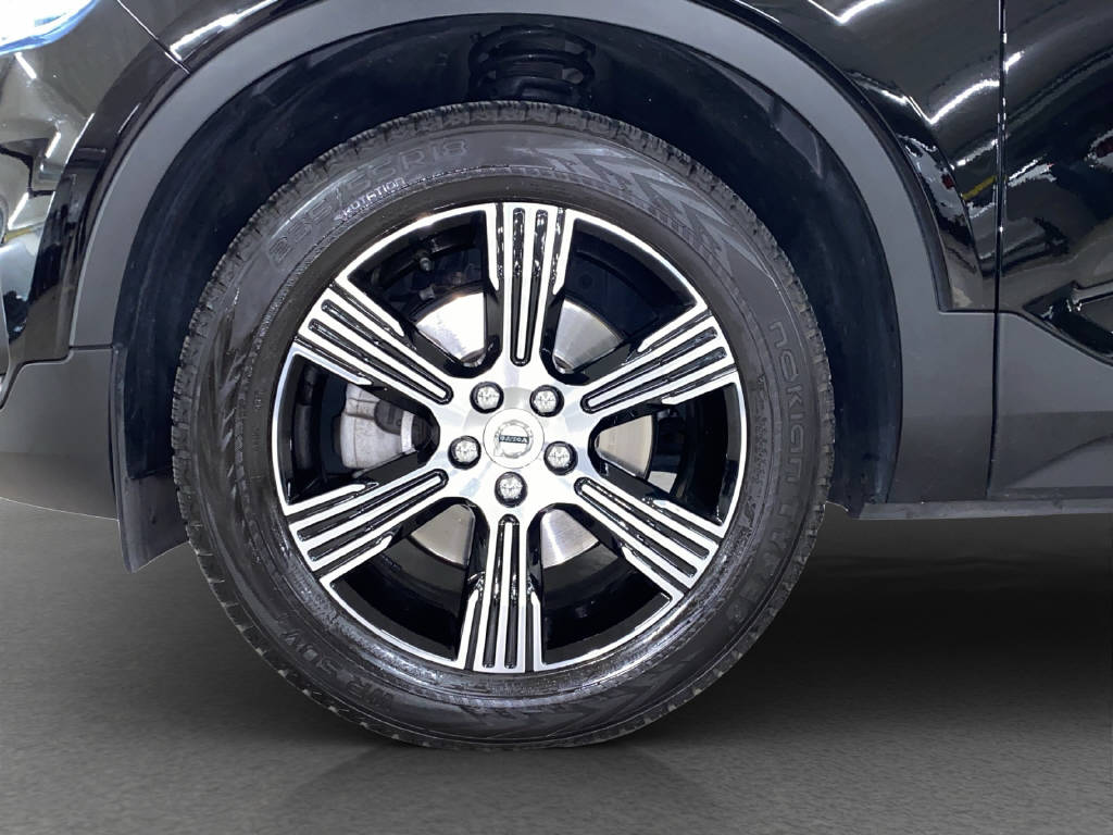VOLVO XC40 2.0 B4 MH Inscription AWD-image-14