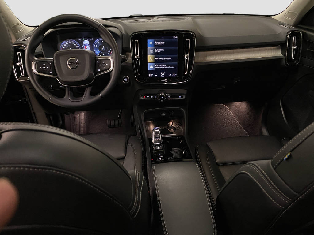VOLVO XC40 2.0 B4 MH Inscription AWD-image-10
