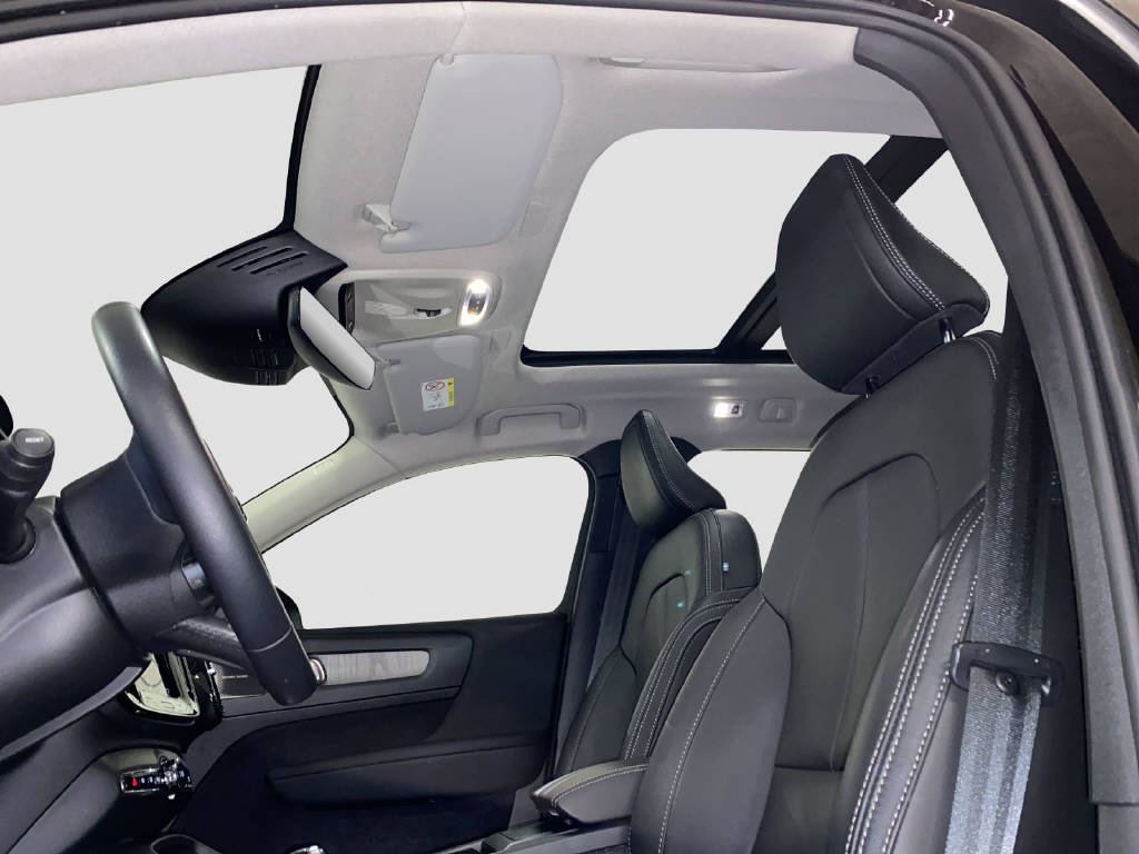 VOLVO XC40 2.0 B4 MH Inscription AWD-image-6