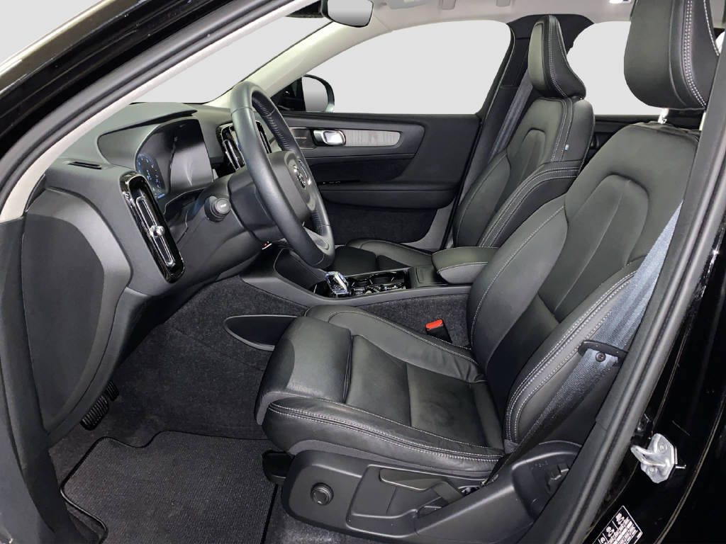 VOLVO XC40 2.0 B4 MH Inscription AWD-image-5