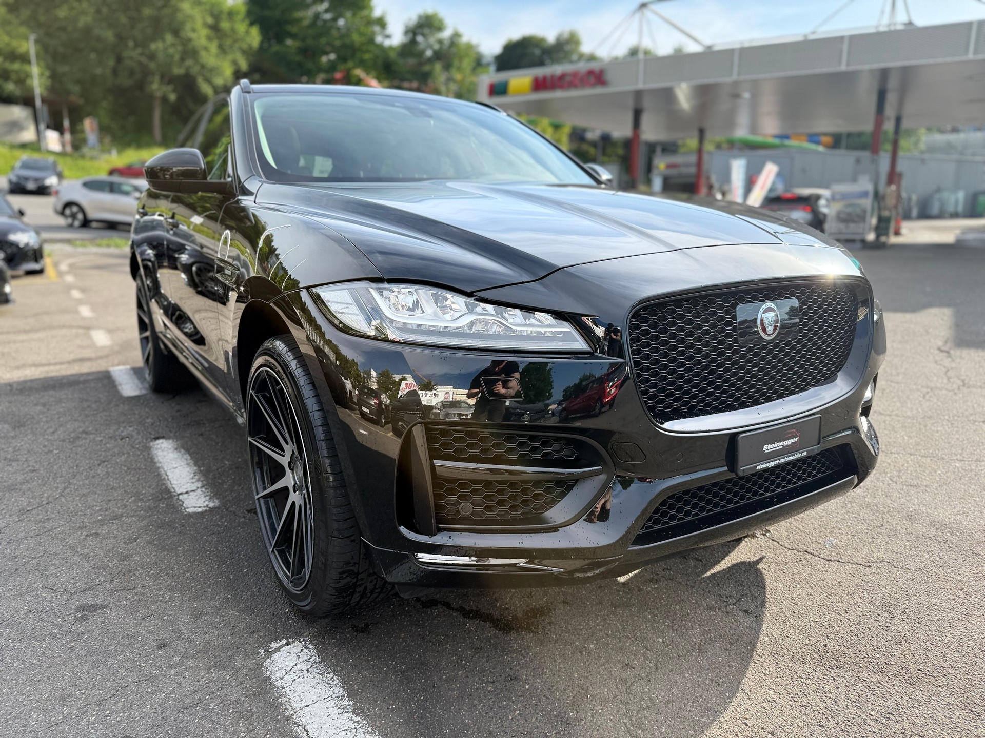 JAGUAR F-Pace 25t 2.0 R-Sport °All Black ° AWD Automatik-image-1